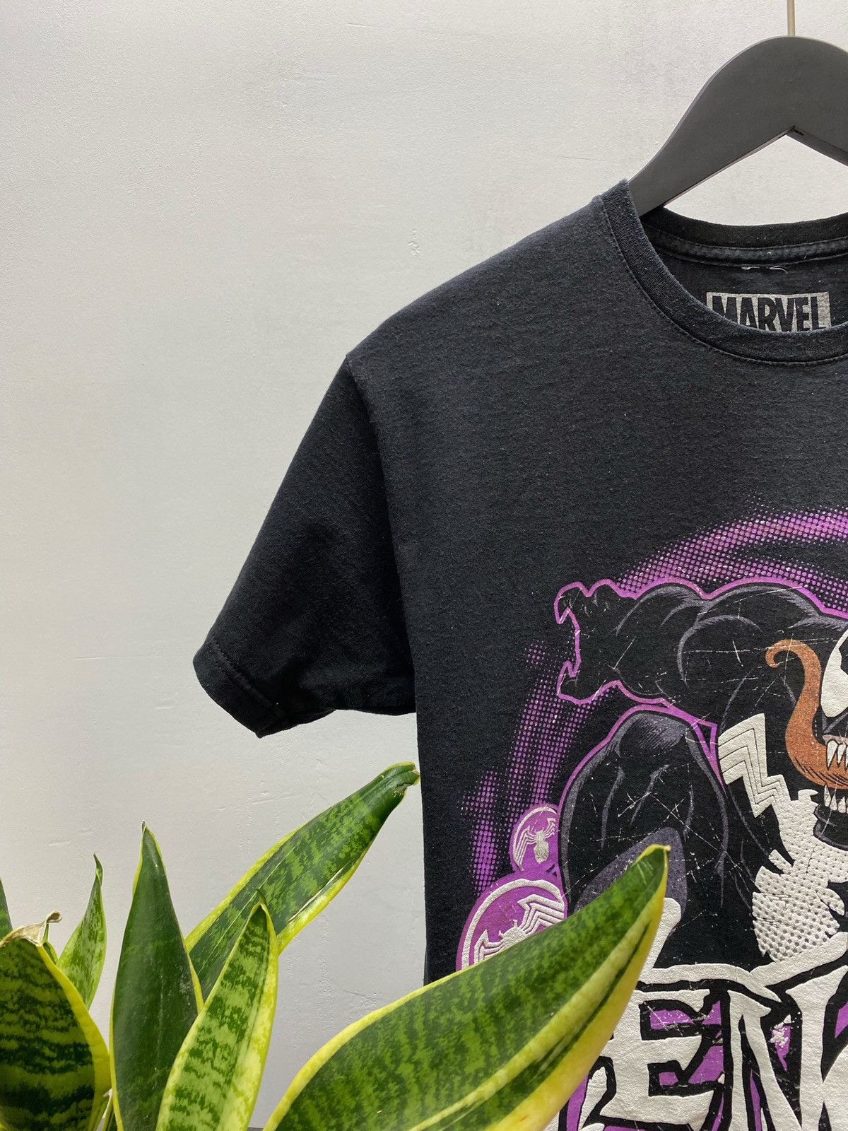 DC Comics × Marvel Comics Marvel Venom Graphic Big Logo T Shirt Size US L / EU 52-54 / 3 - 7 Thumbnail