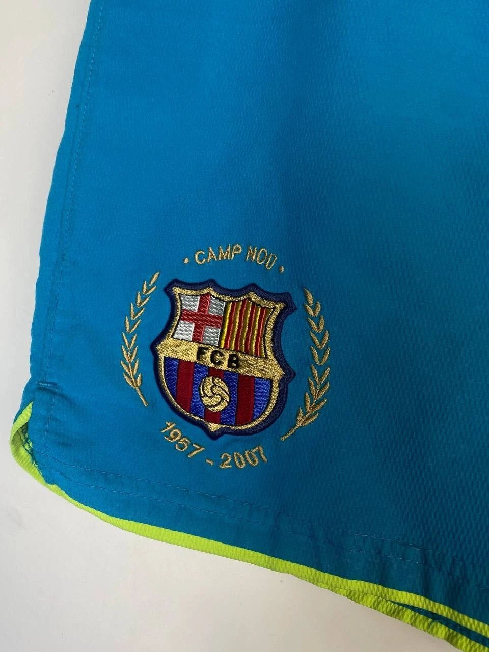 Nike FC BARCELONA HOME FOOTBALL SHORTS NIKE Boys L Size US 30 / EU 46 - 2 Thumbnail