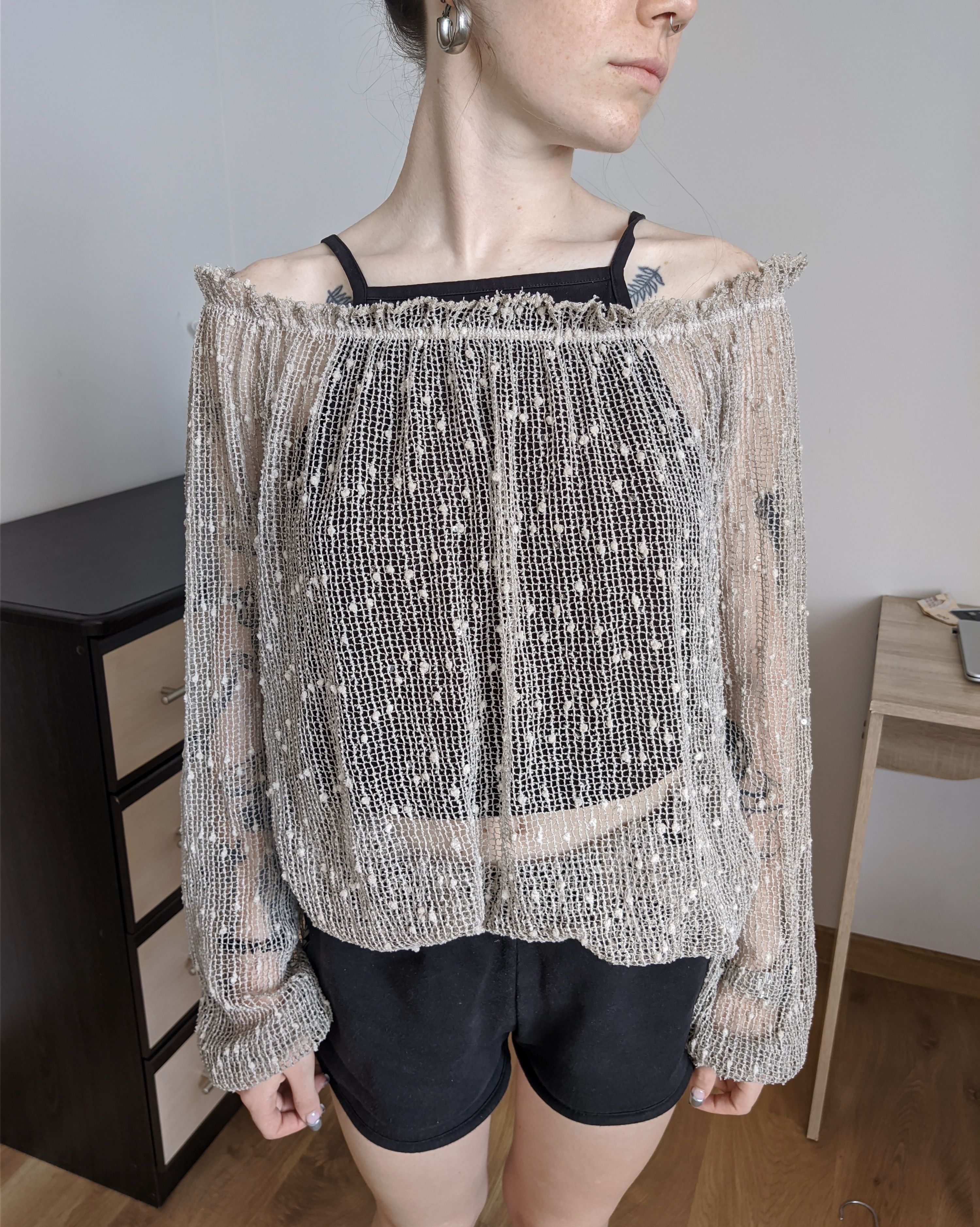 Vintage Vintage mesh long sleeve gothic y2k Size ONE SIZE - 1 Thumbnail
