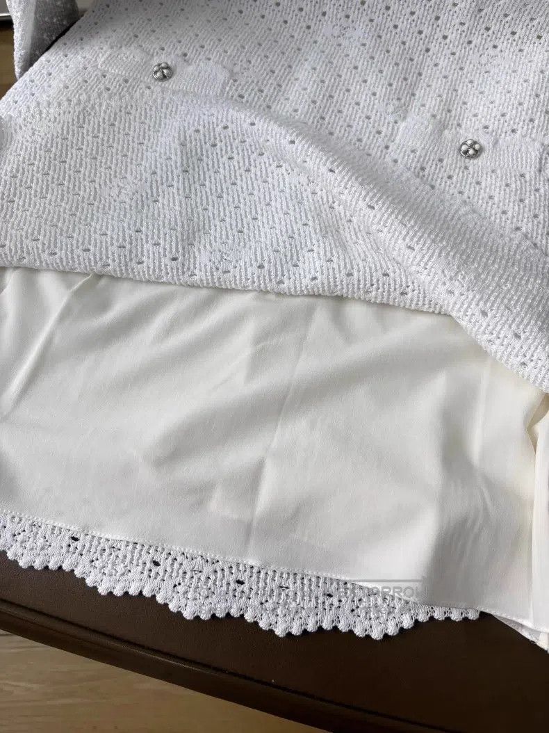 Chanel Chanel 24P white hollow lapel long-sleeved knitted dress Size XS / US 0-2 / IT 36-38 - 4 Thumbnail