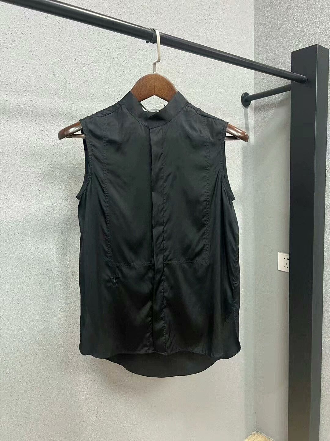 Dior Dior Silk Bee Shirt in Black Size S / US 4 / IT 40 - 1 Thumbnail