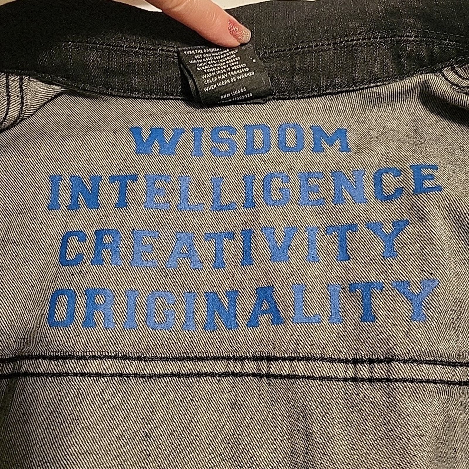 UNIVERSAL PRODUCTS. Harry Potter RavenClaw Denim Trucker Jacket SZ Medium Black Size M / US 6-8 / IT 42-44 - 15 Thumbnail