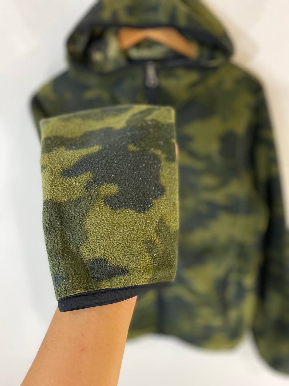 Japanese Brand uniqlo japanese brands camo fleece jacket nice design Size US M / EU 48-50 / 2 - 4 Thumbnail