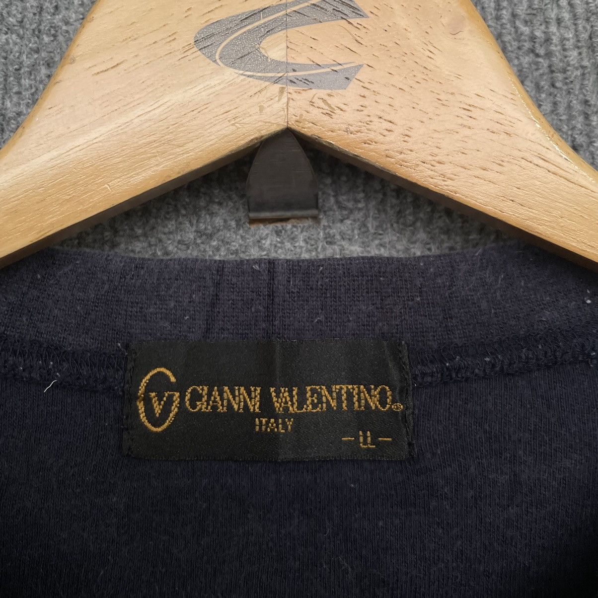 Gianni Valentino × Valentino Gianni Valentino Italy Embroidery Spell Out T Shirt Size US XL / EU 56 / 4 - 4 Thumbnail