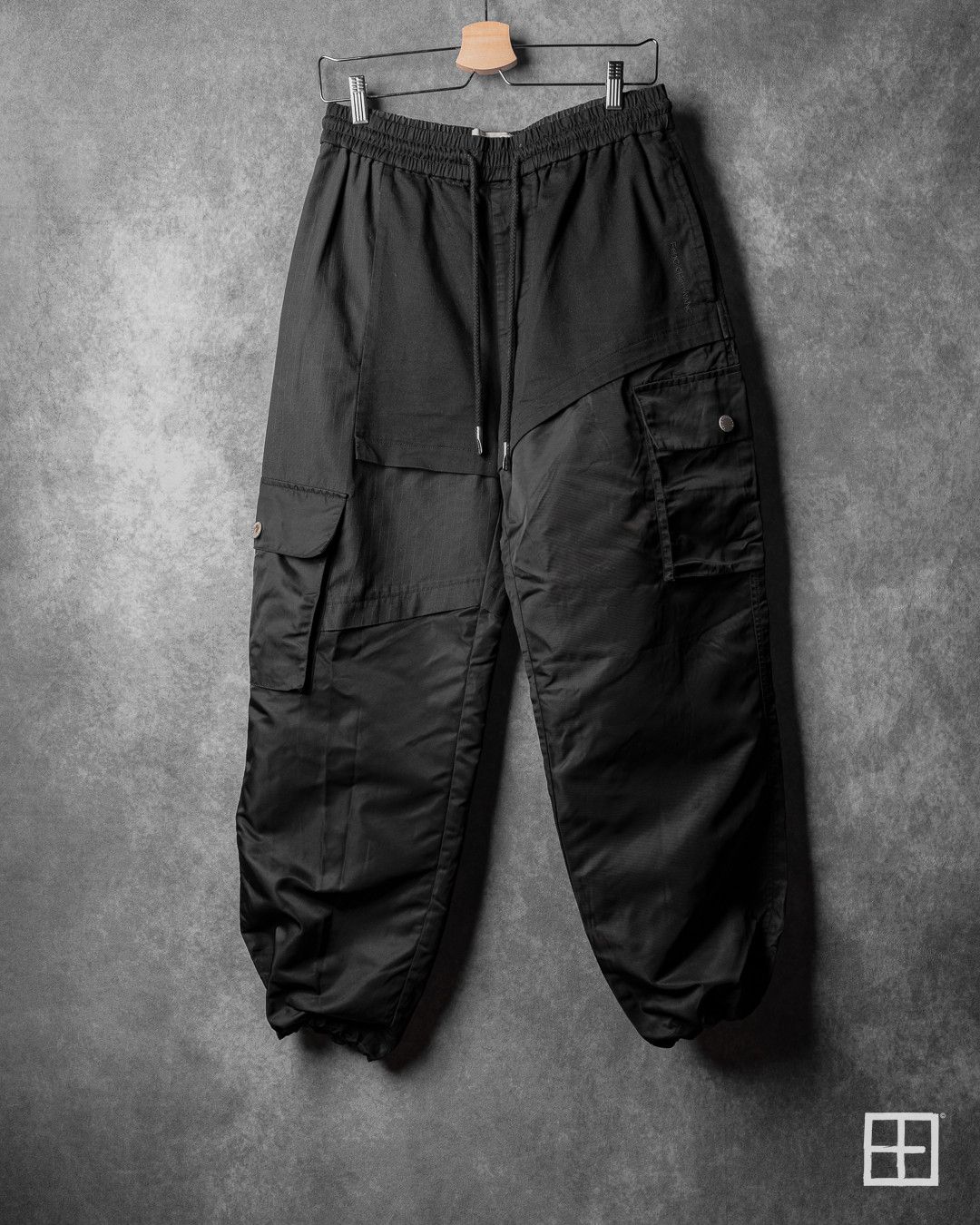 Feng Chen Wang Feng Chen Wang Asymmetric Patchwork Cargo Pants Size US 32 / EU 48 - 1 Thumbnail