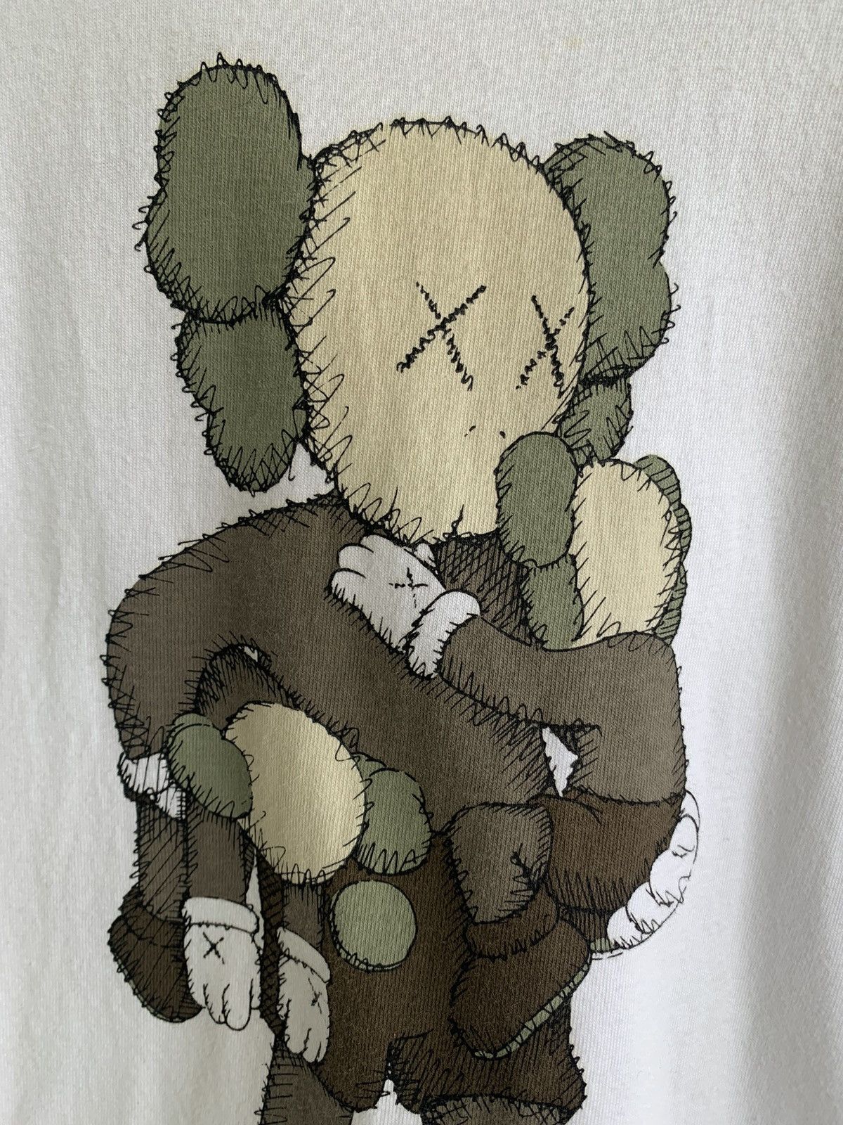 Kaws Kaws Uniqlo Shirt Size US L / EU 52-54 / 3 - 3 Thumbnail
