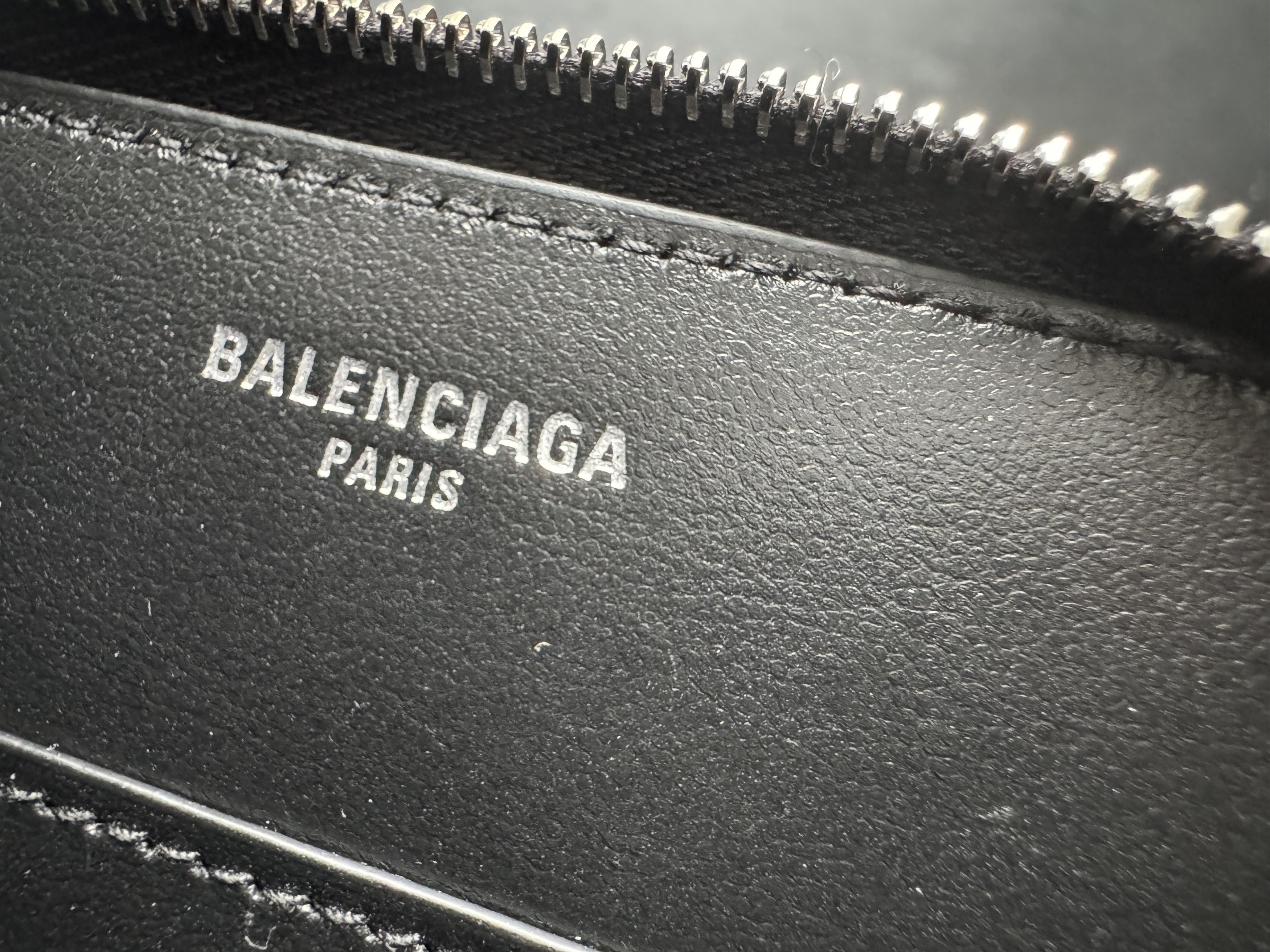 Balenciaga Balenciaga Passport Phone Holder Size ONE SIZE - 7 Thumbnail