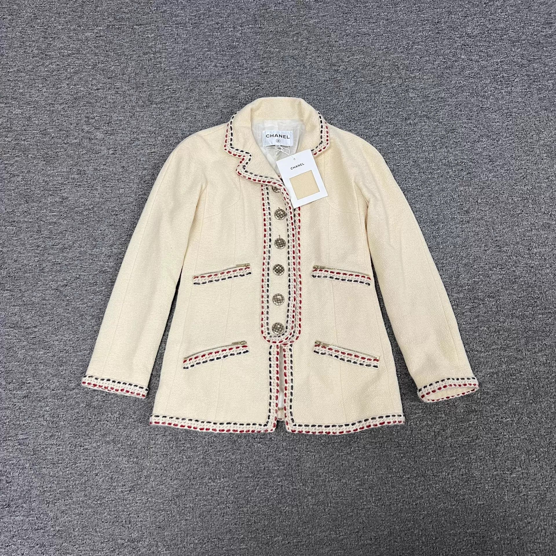 Chanel Chanel Burger color contrast stitching beige coat NWT 34 Size XS / US 0-2 / IT 36-38 - 2 Thumbnail