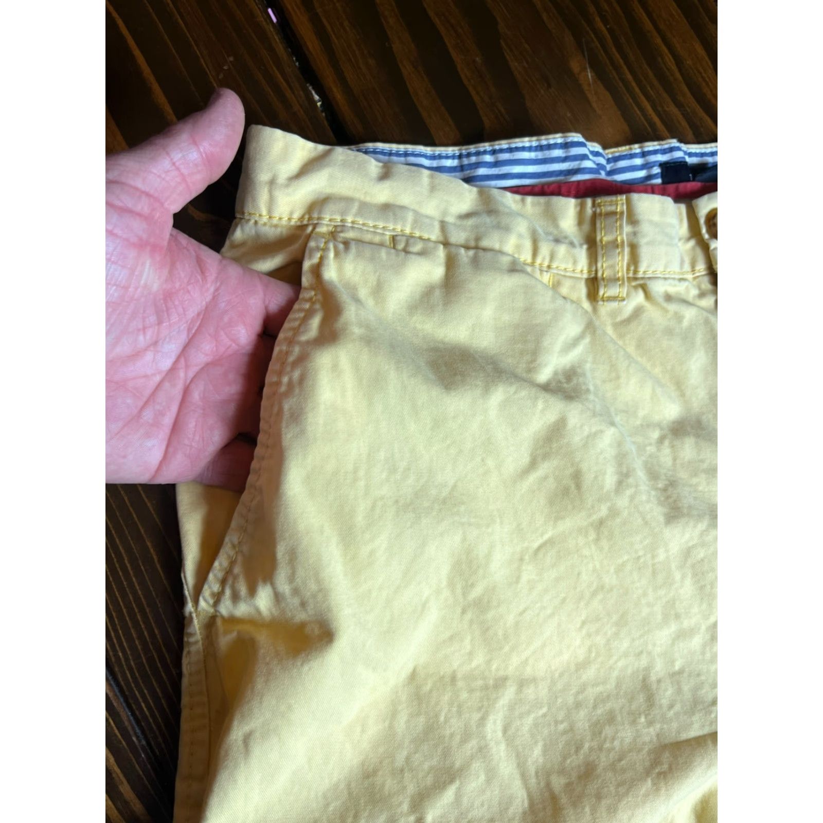 Tommy Hilfiger Tommy Hilfiger Shorts Mens Size 36 Yellow Casual Shorts Pockets Size US 36 / EU 52 - 3 Thumbnail
