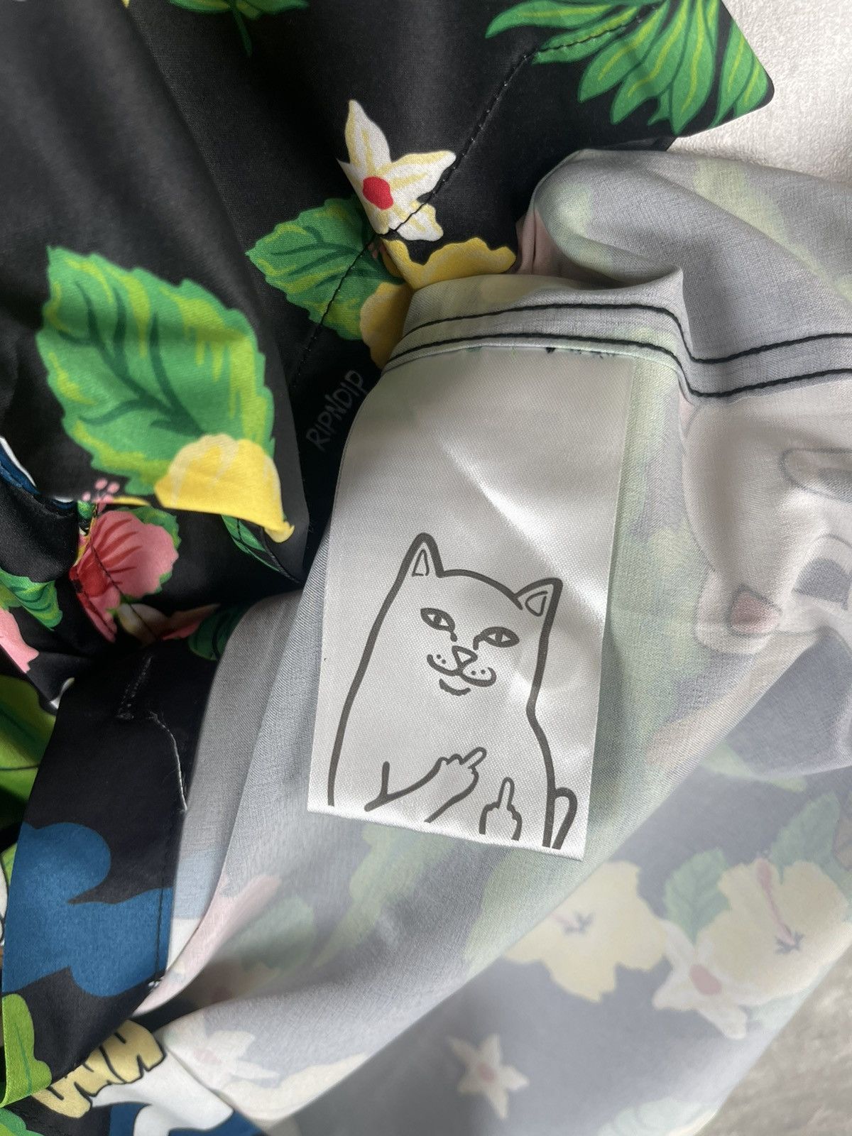 RIPNDIP RIPNDIP Hawaiian Shirt Alien Lucky Cat Floral Short Sleeve Size US S / EU 44-46 / 1 - 11 Thumbnail