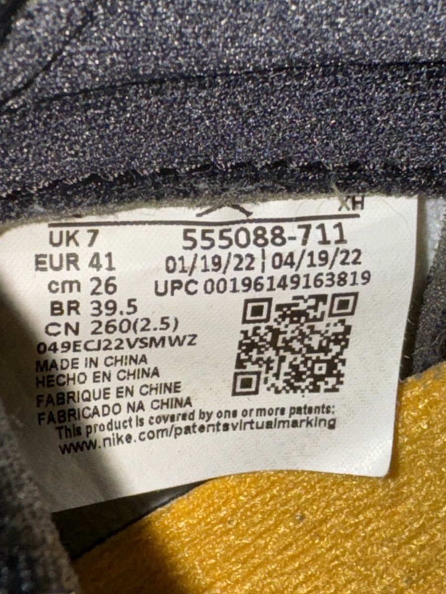 Jordan Brand Jordan 1 high taxi yellow Size US 8 / EU 41 - 9 Thumbnail