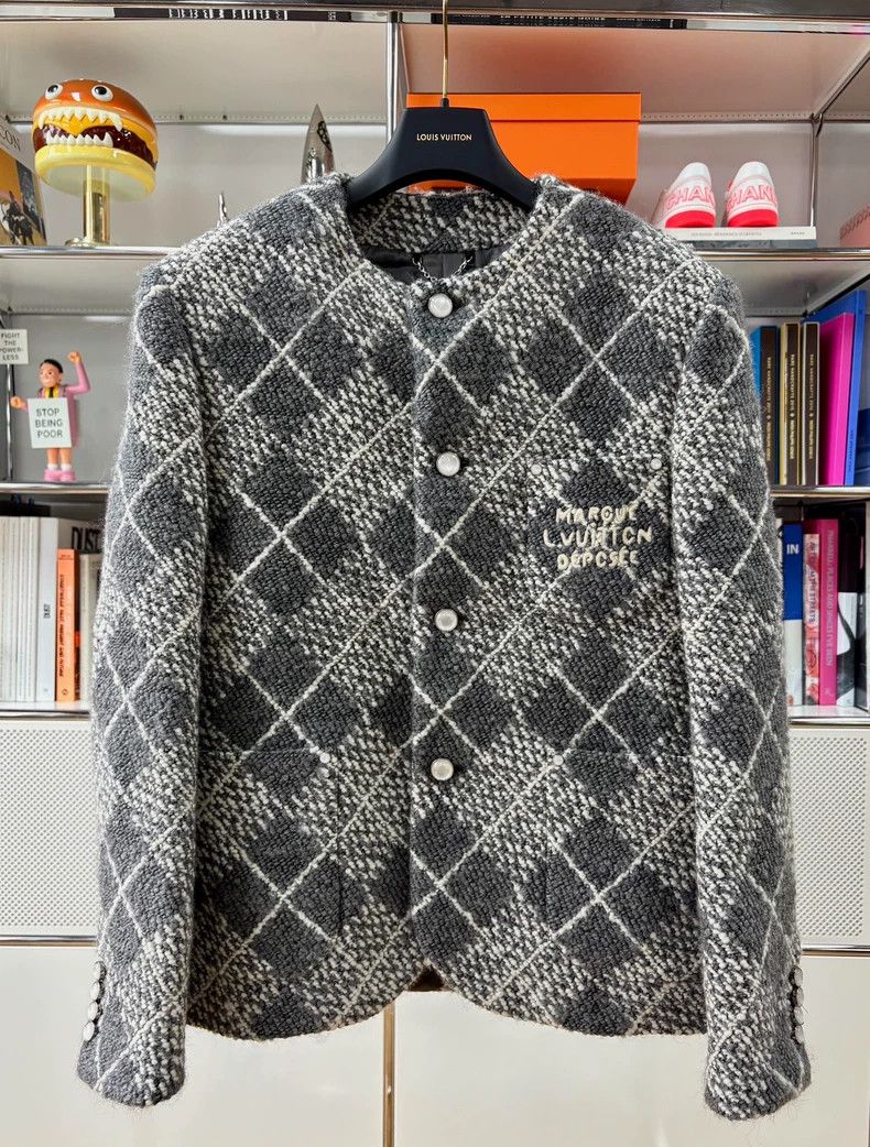 Louis Vuitton Louis Vuitton Rhombic plaid wool grey and white coat for t Size US M / EU 48-50 / 2 - 1 Thumbnail