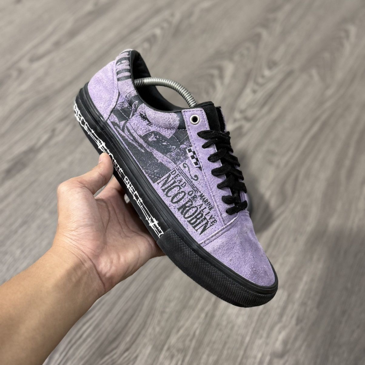 One Piece Vans Old Skool Pro X One piece Nico Robin Size US 9.5 / EU 42-43 - 1 Thumbnail
