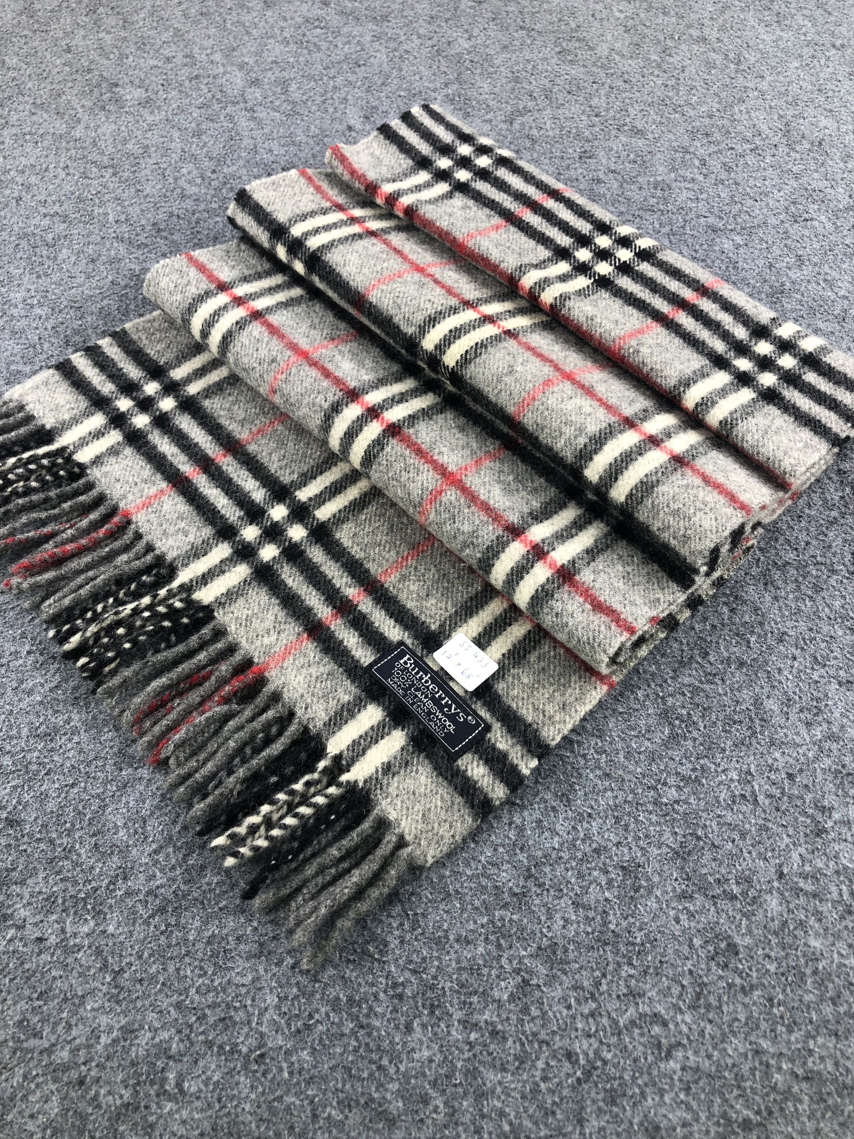 Burberry Burberrys Lambswool Scarf / Muffler / Neckwear Size ONE SIZE - 2 Thumbnail