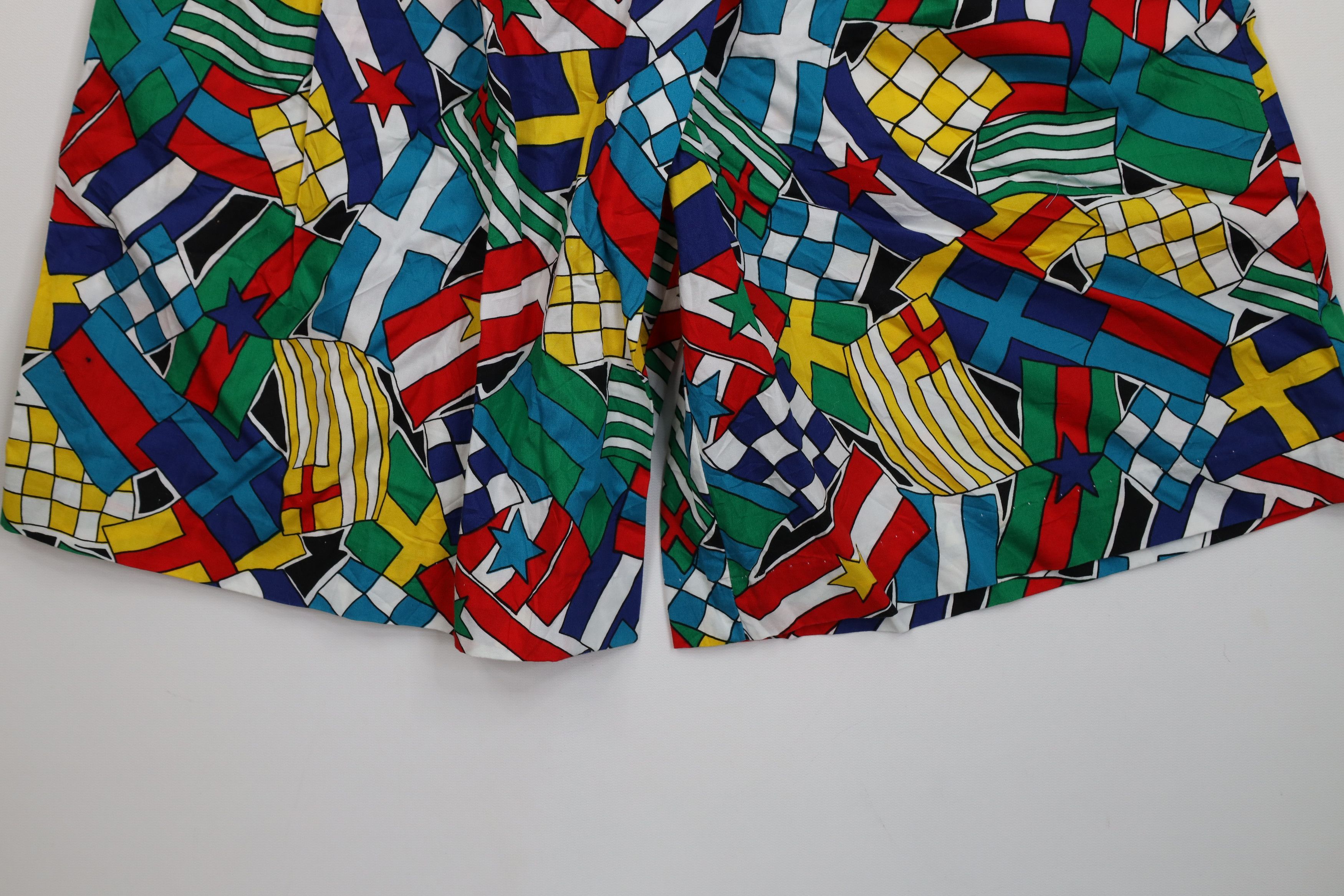Vintage Vintage 90s Streetwear Flags Wrap Skirt Shorts USA Cotton Size 32" / US 10 / IT 46 - 4 Thumbnail