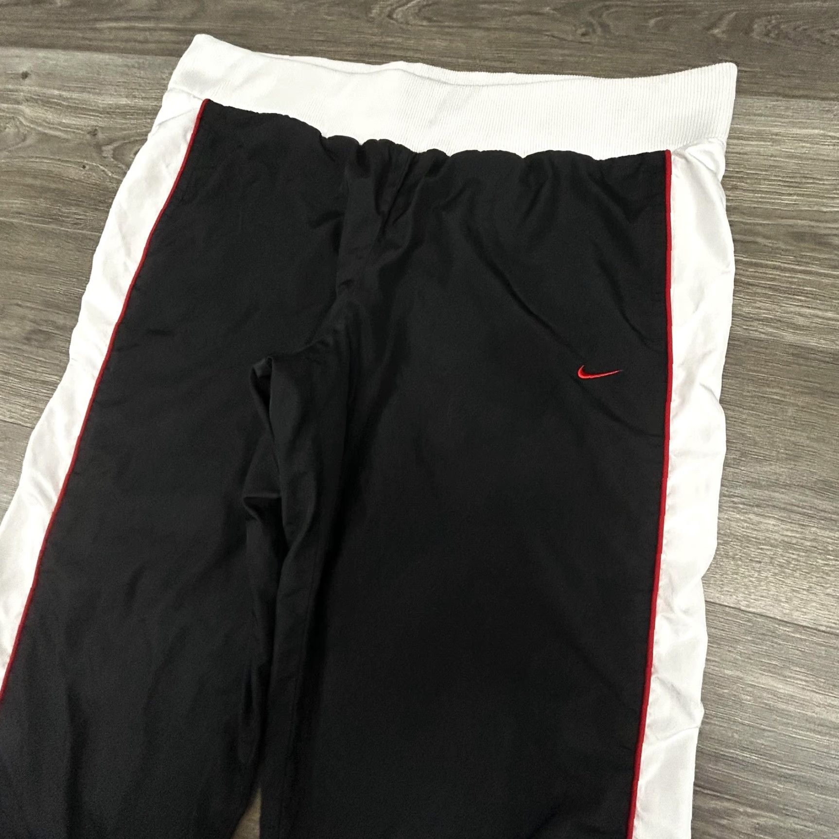 Nike VINTAGE Nike Track Pants Womens L Black White Swoosh Athletic Baggy Stripe Size 36" / US 14 / IT 50 - 3 Thumbnail