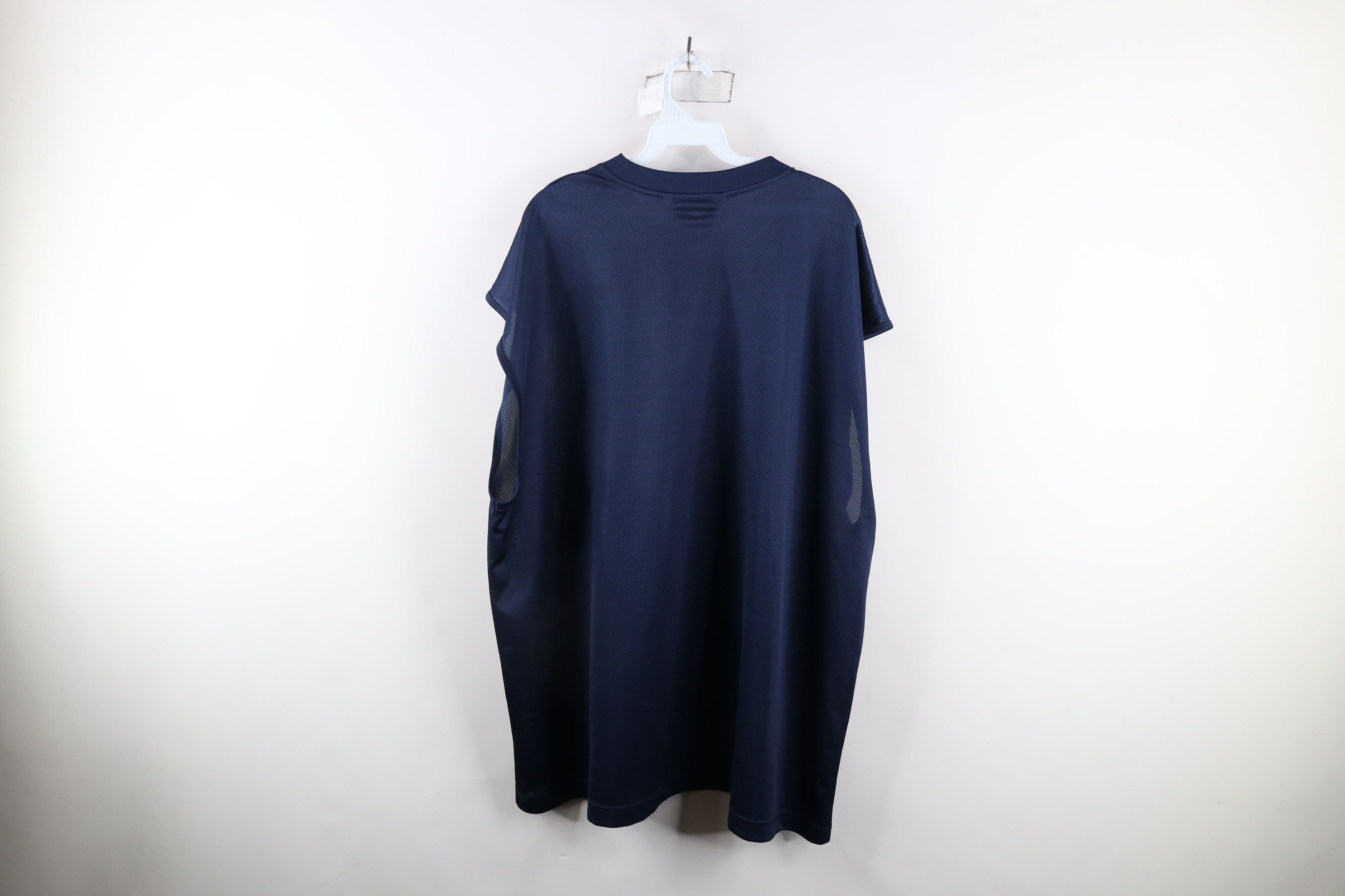 Spalding × Vintage Vintage 90s Spalding Spell Out Muscle Basketball T-Shirt Size US XXL / EU 58 / 5 - 9 Thumbnail