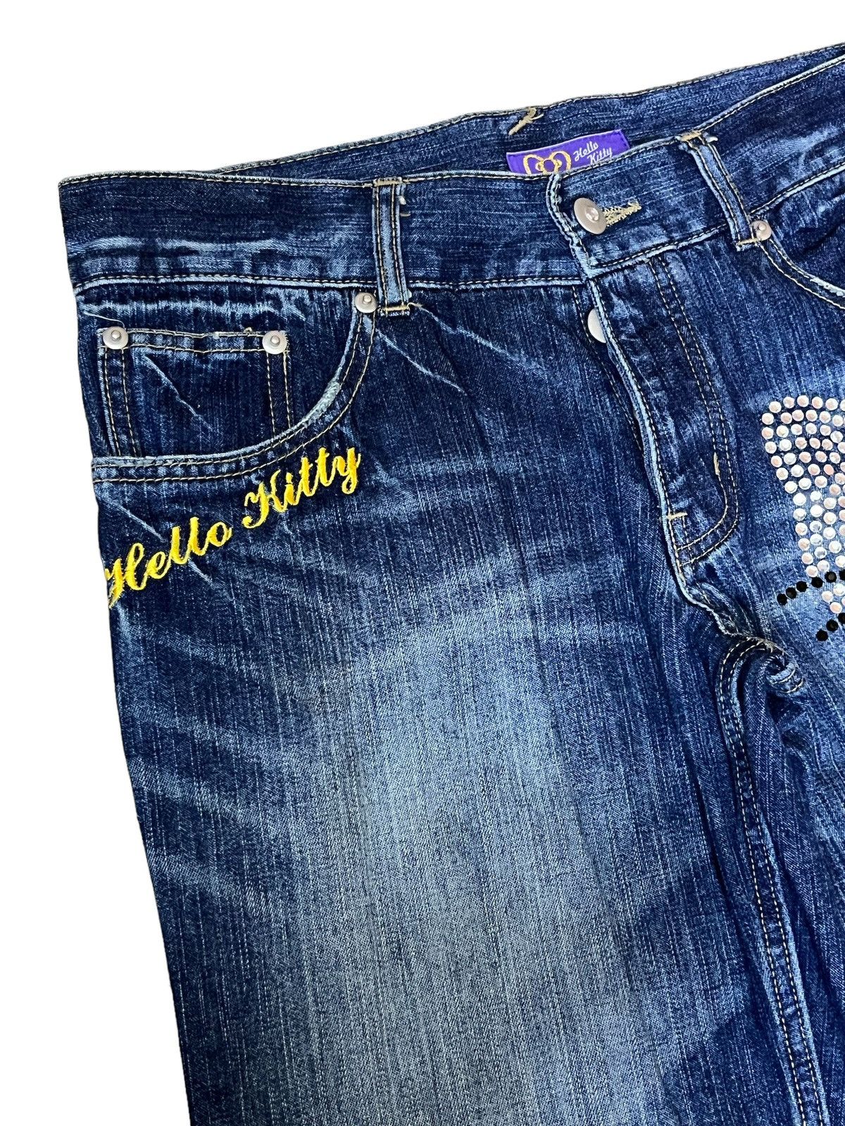 Anime VINTAGE HELLO KITTY SEQUINS LOGO 2006 LOWRISE WIDE LEG JEANS Size US 32 / EU 48 - 5 Thumbnail
