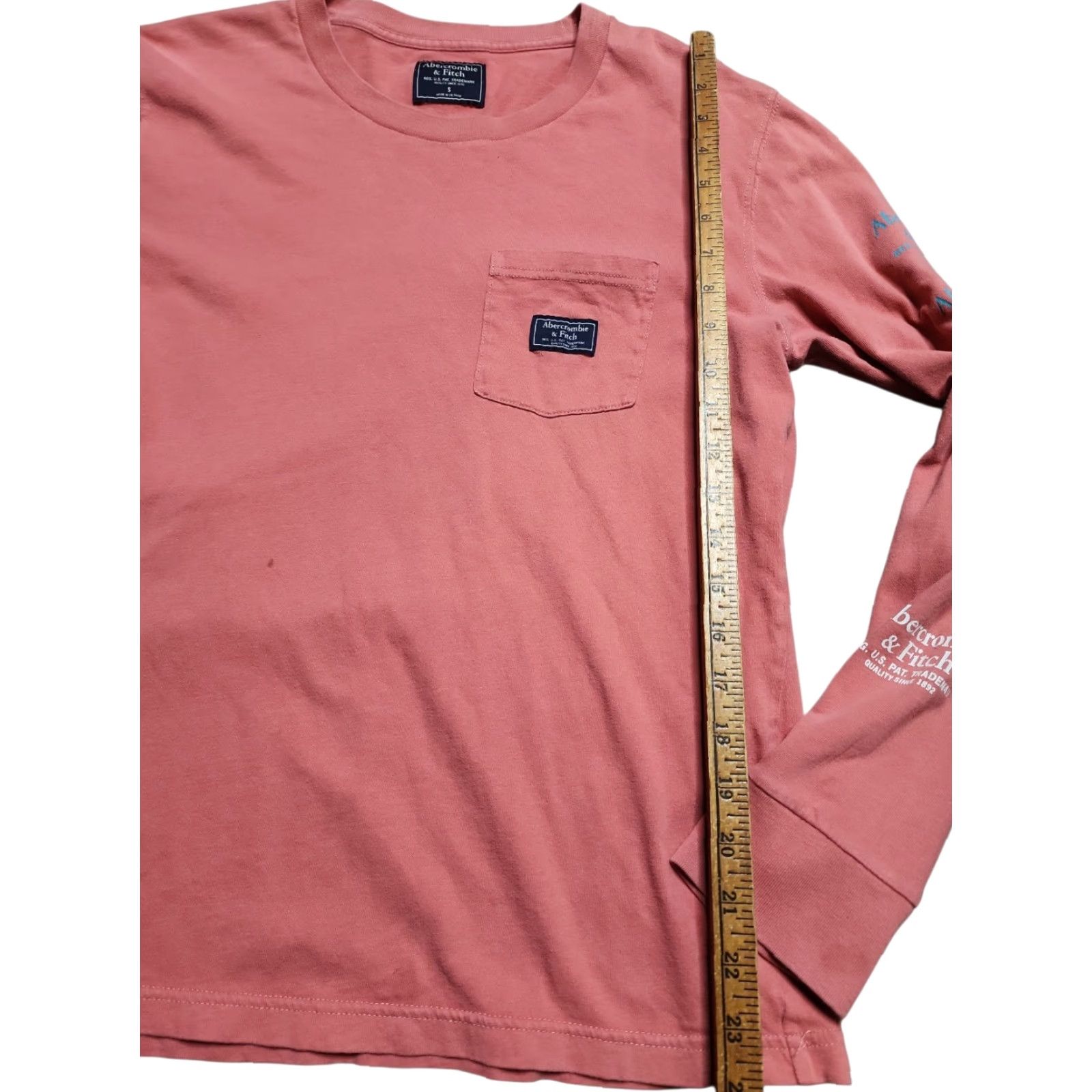 Abercrombie & Fitch VINTAGE Abercrombie & Fitch Pocket T Shirt Long Sleeve Mens S Pink Retro 90s Theme with Pockets Shirt MensS Pink (Regular) Size US S / EU 44-46 / 1 - 3 Thumbnail