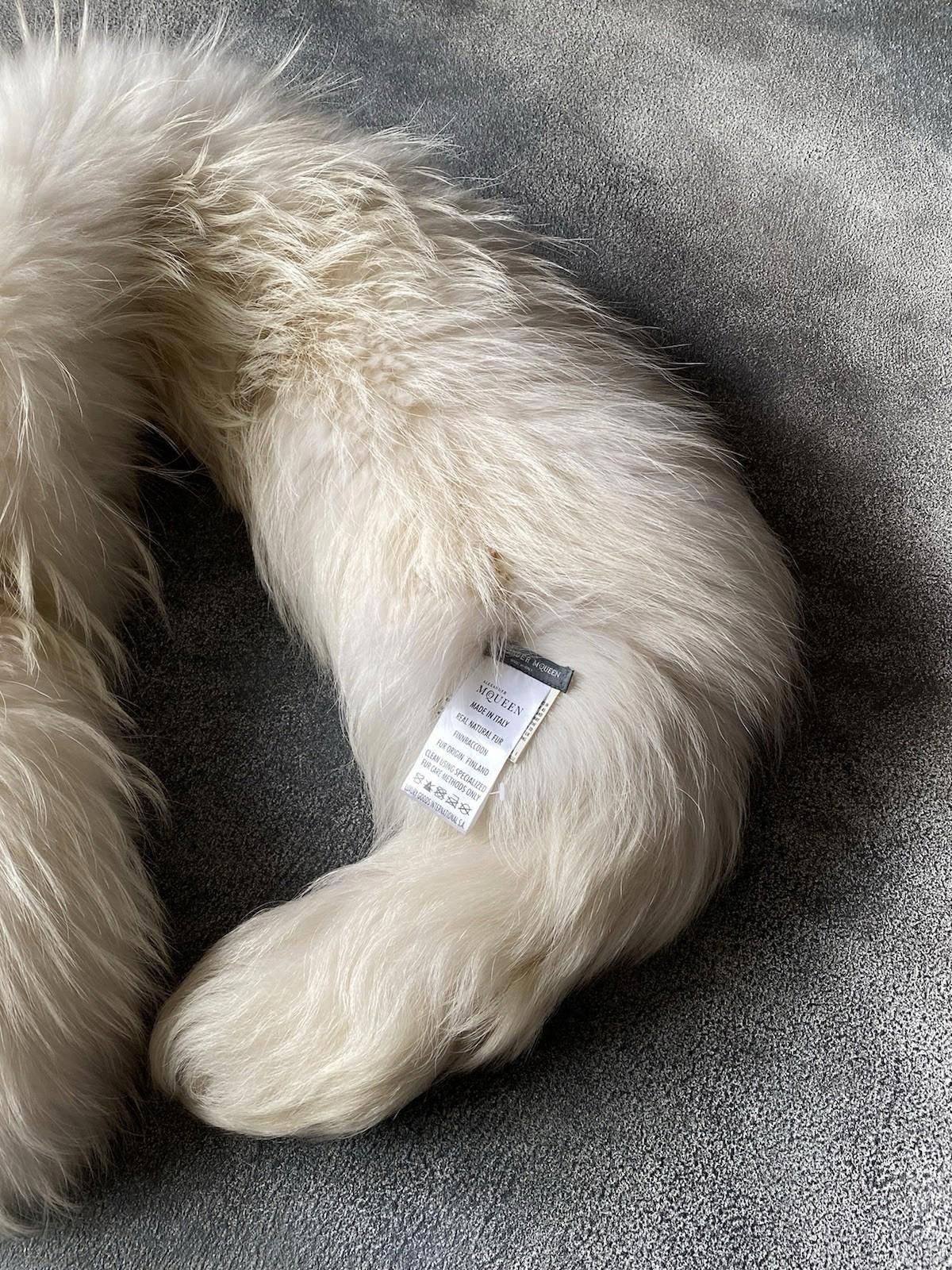 Other 2014 Alexander McQueen Real Fur Finnraccoon Scarf /Collar Size ONE SIZE - 6 Thumbnail