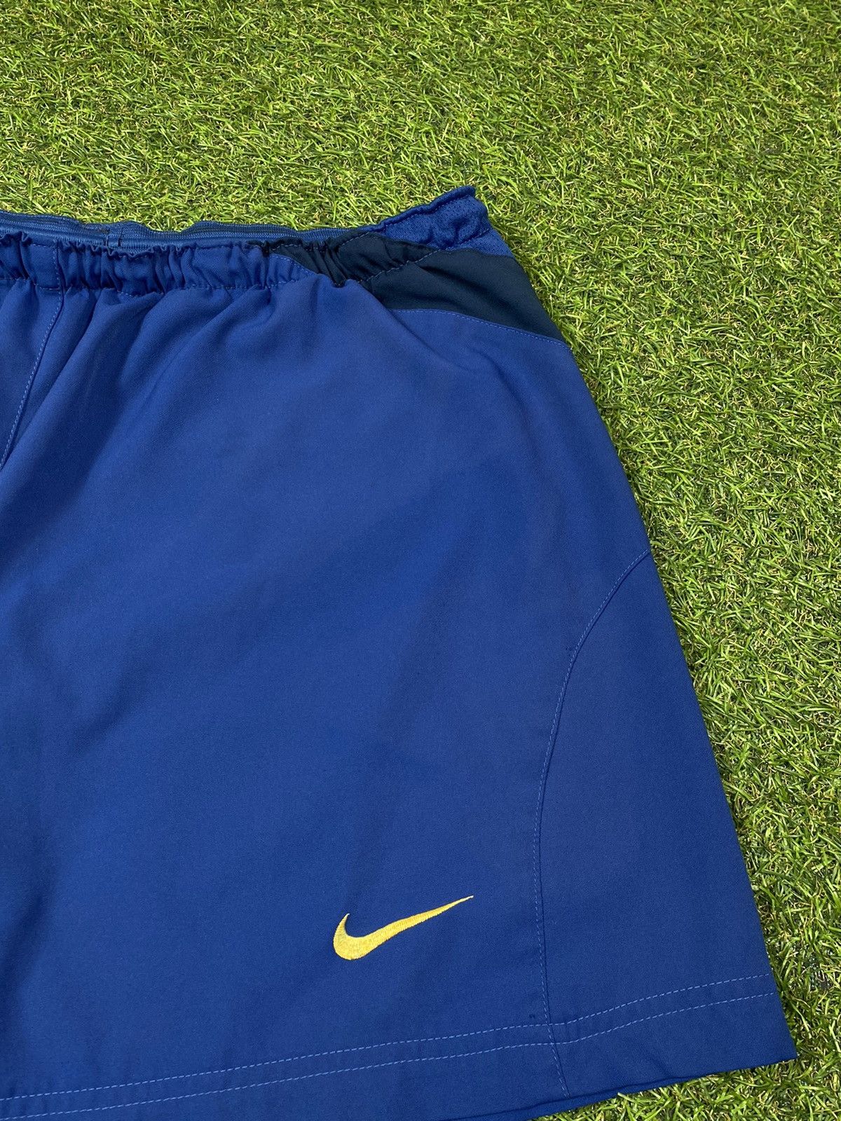 Nike Vintage Nike shorts streetwear swoosh casual y2k size M Size US 32 / EU 48 - 2 Thumbnail