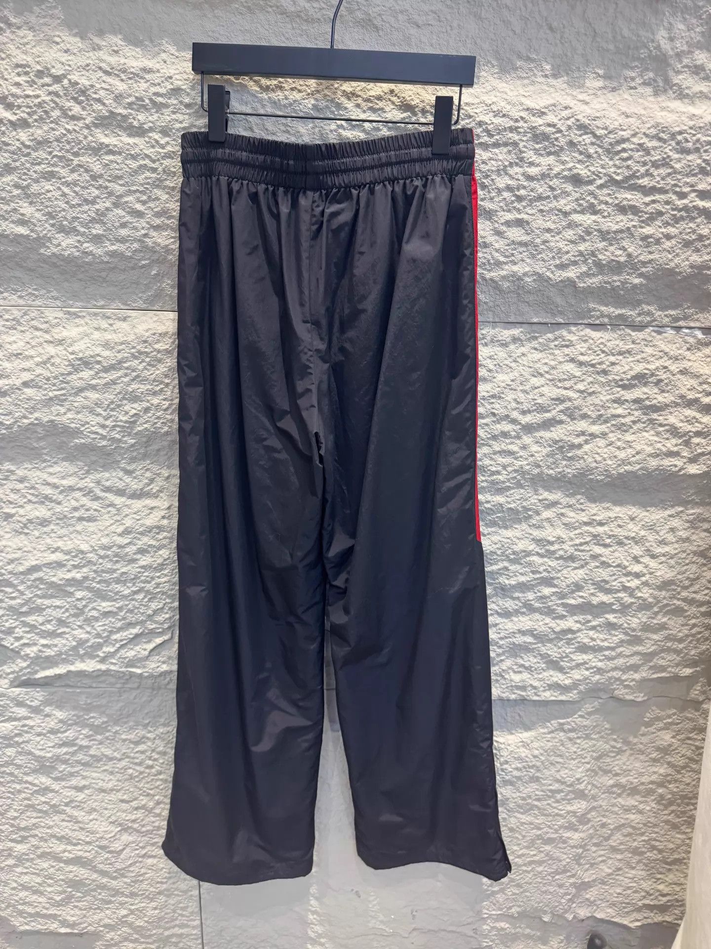 Balenciaga Balenciaga x Puma Black Red Colorblock Track Pants Unisex Size US 28 / EU 44 - 3 Thumbnail