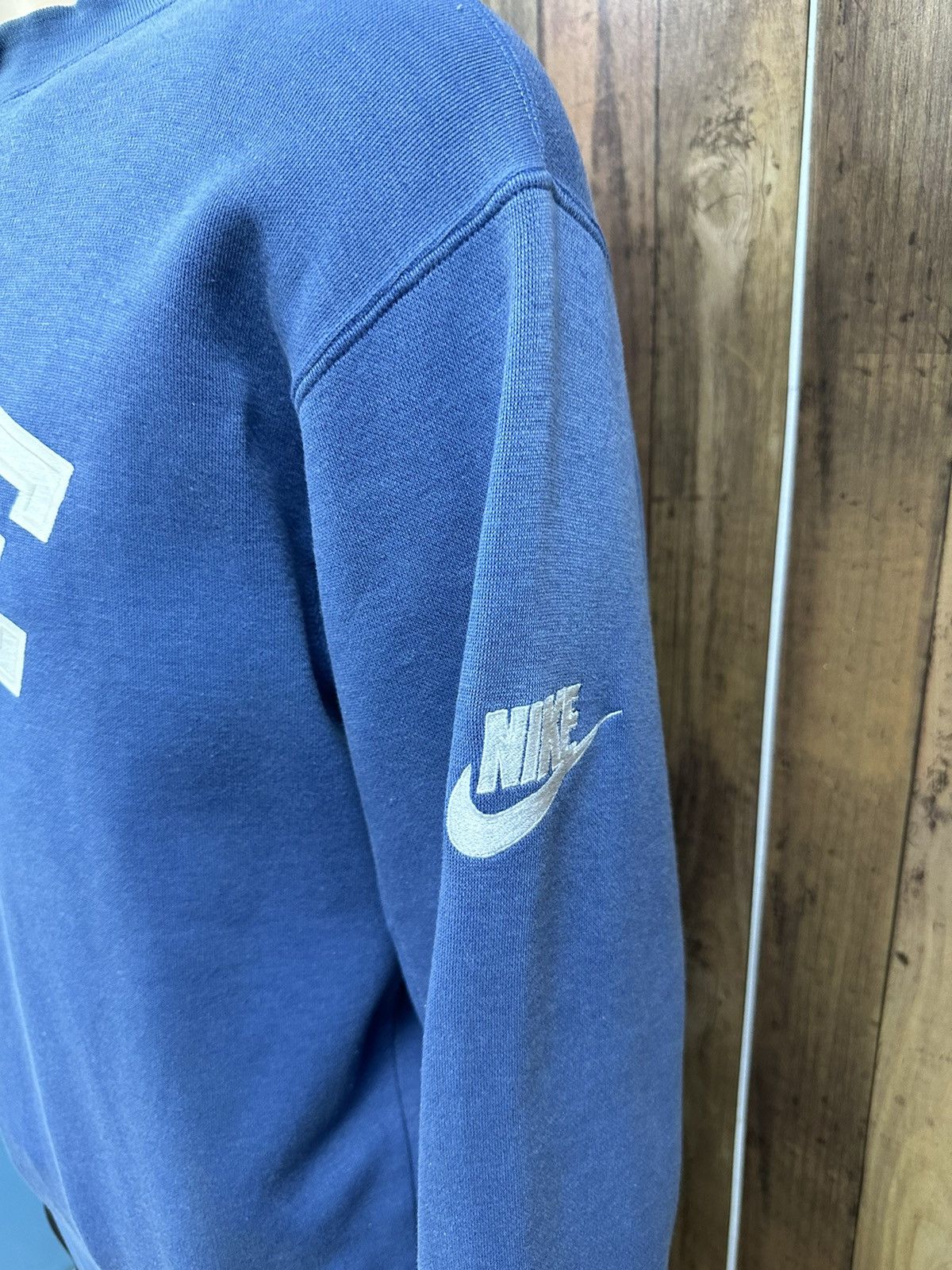 Nike Rare Nike Spellout Crewneck Faded Vintage Z59 Size US M / EU 48-50 / 2 - 3 Thumbnail