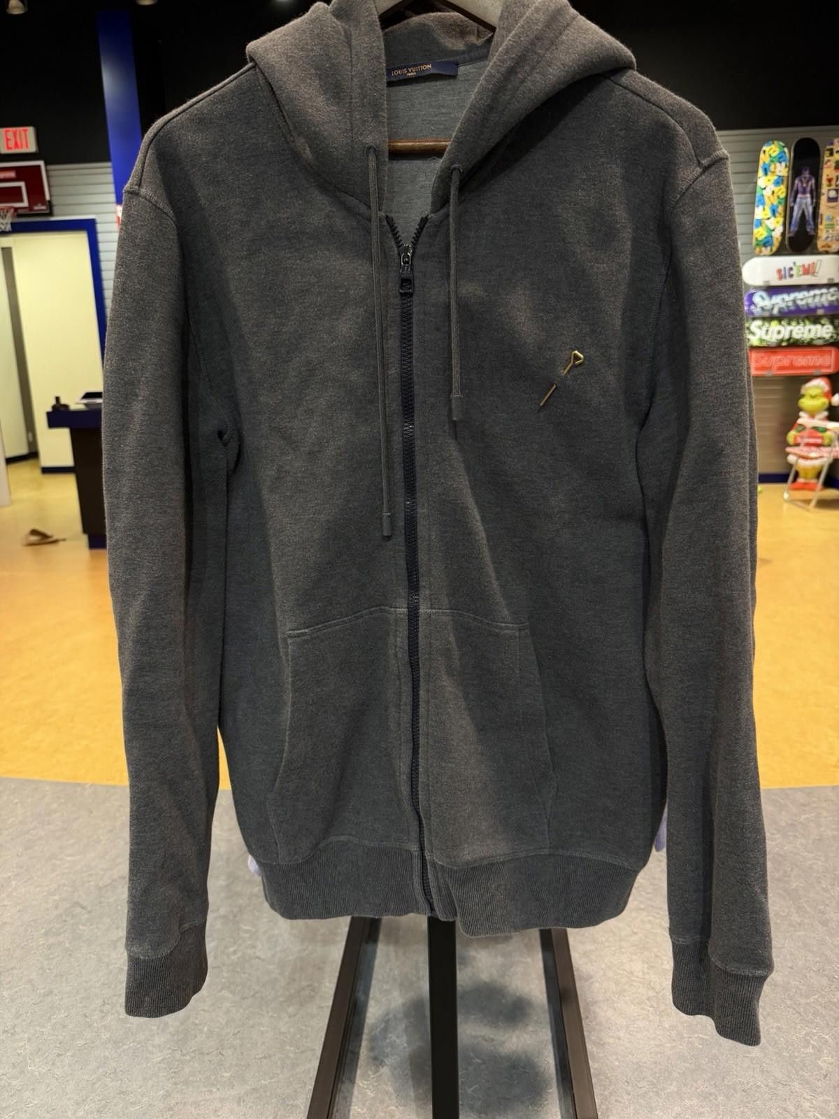 Louis Vuitton LOUIS VUITTON - MEN’S Gray "LV" HOODIE ZIP UP - Size XXL Size US XXL / EU 58 / 5 - 4 Thumbnail