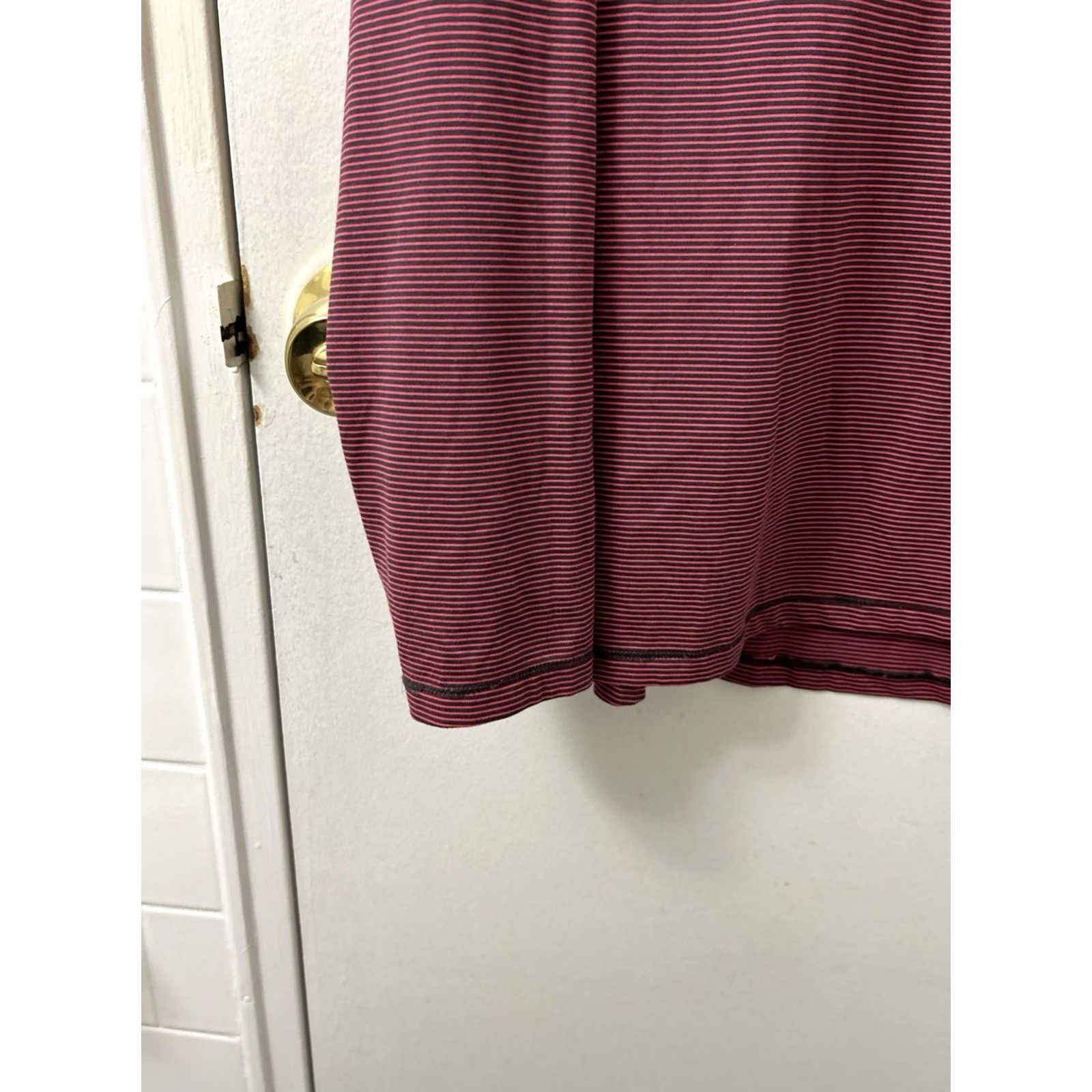 Under Armour Under Armour HeatGear Quarter Zip Mens M Maroon Black Striped Pullover L/S Hoodless? Size US M / EU 48-50 / 2 - 6 Thumbnail