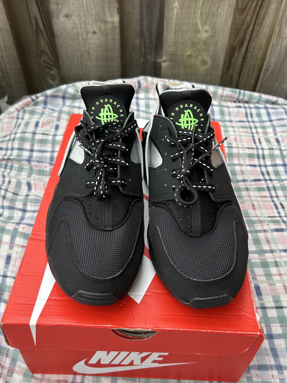 Nike Nike Air Huarache F22 Black Neon Size US 9.5 / EU 42-43 - 3 Thumbnail