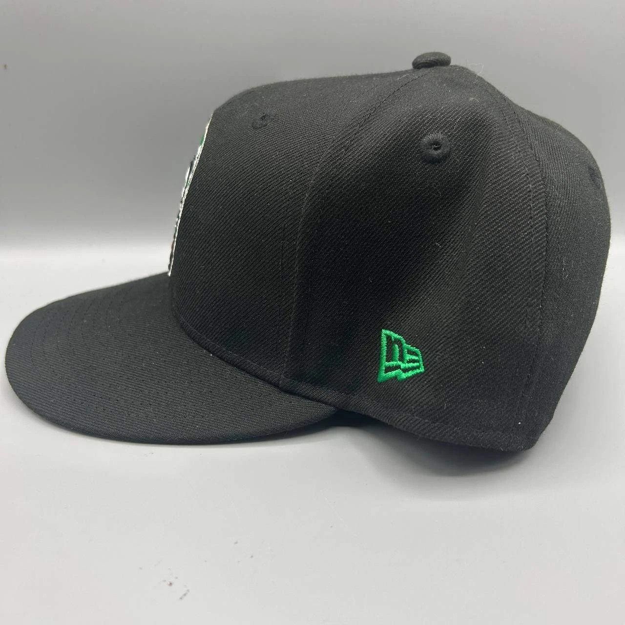 New Era Boston Celtics Hat Men 7 3/8 Black Embroidered NBA Fitted Size ONE SIZE - 6 Thumbnail