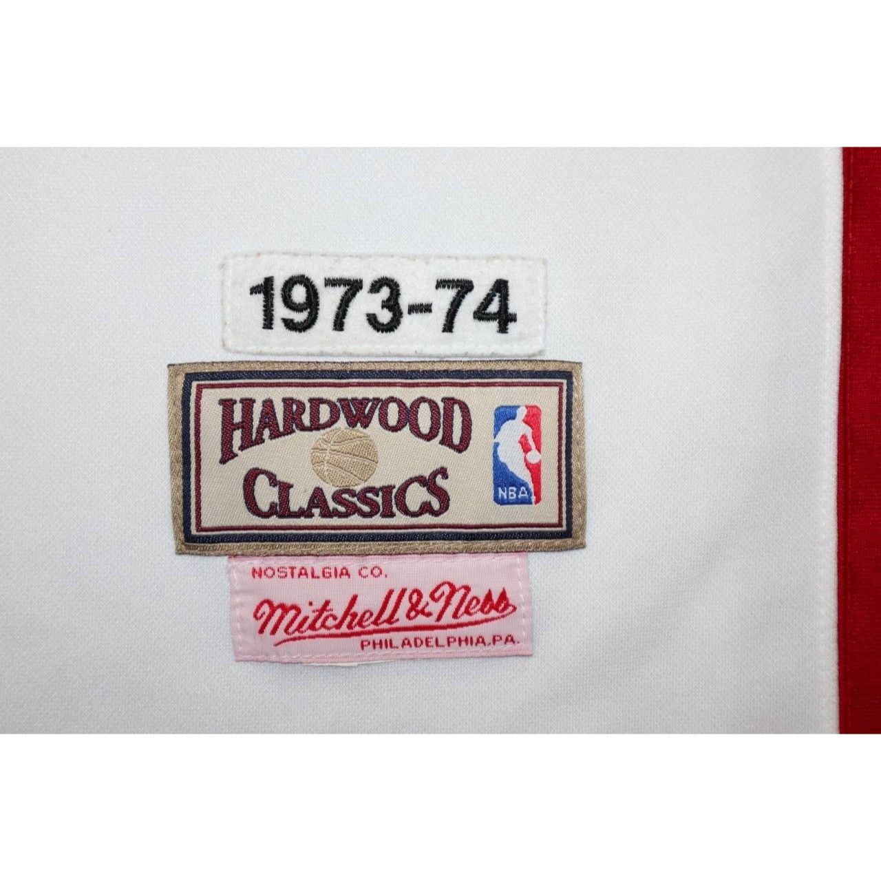 Mitchell & Ness Mitchell & Ness Atlanta Hawks Pistol Pete Jersey 44 1973-74 Size US M / EU 48-50 / 2 - 3 Thumbnail