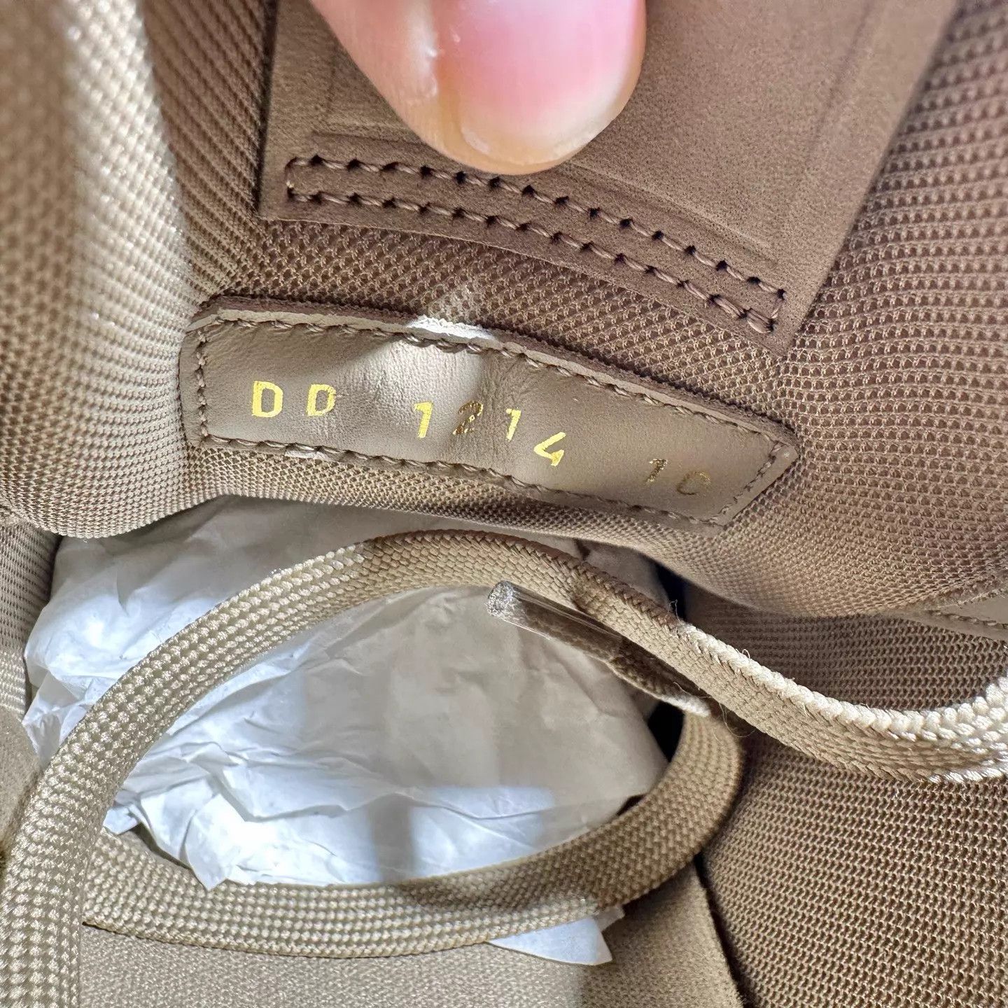 Louis Vuitton Louis Vuitton Trainer Light Monogram US10/EU44 X4127 Size US 11 / EU 44 - 6 Thumbnail