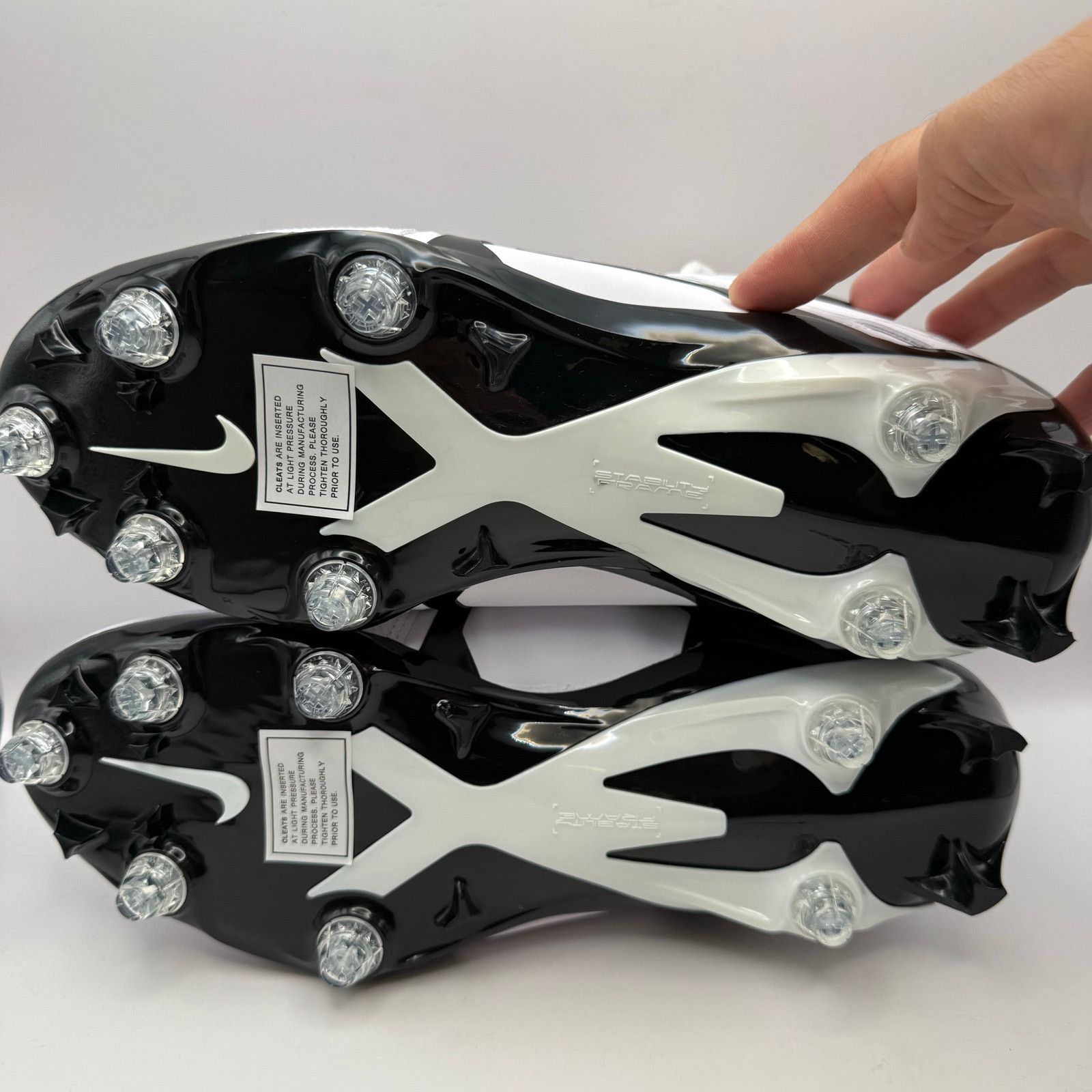 Nike NIKE ALPHA MENACE PRO 3 MEN'S 11 DETACH FOOTBALL CLEATS DH3 Size US 11 / EU 44 - 3 Thumbnail