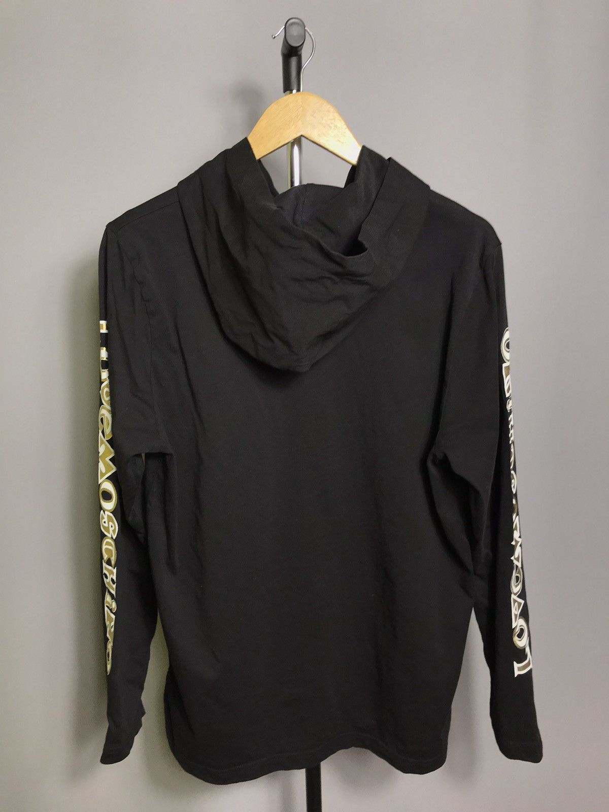 Moschino moschino mens t-shirt long sleeve hoodie black gold medium Size US M / EU 48-50 / 2 - 4 Thumbnail