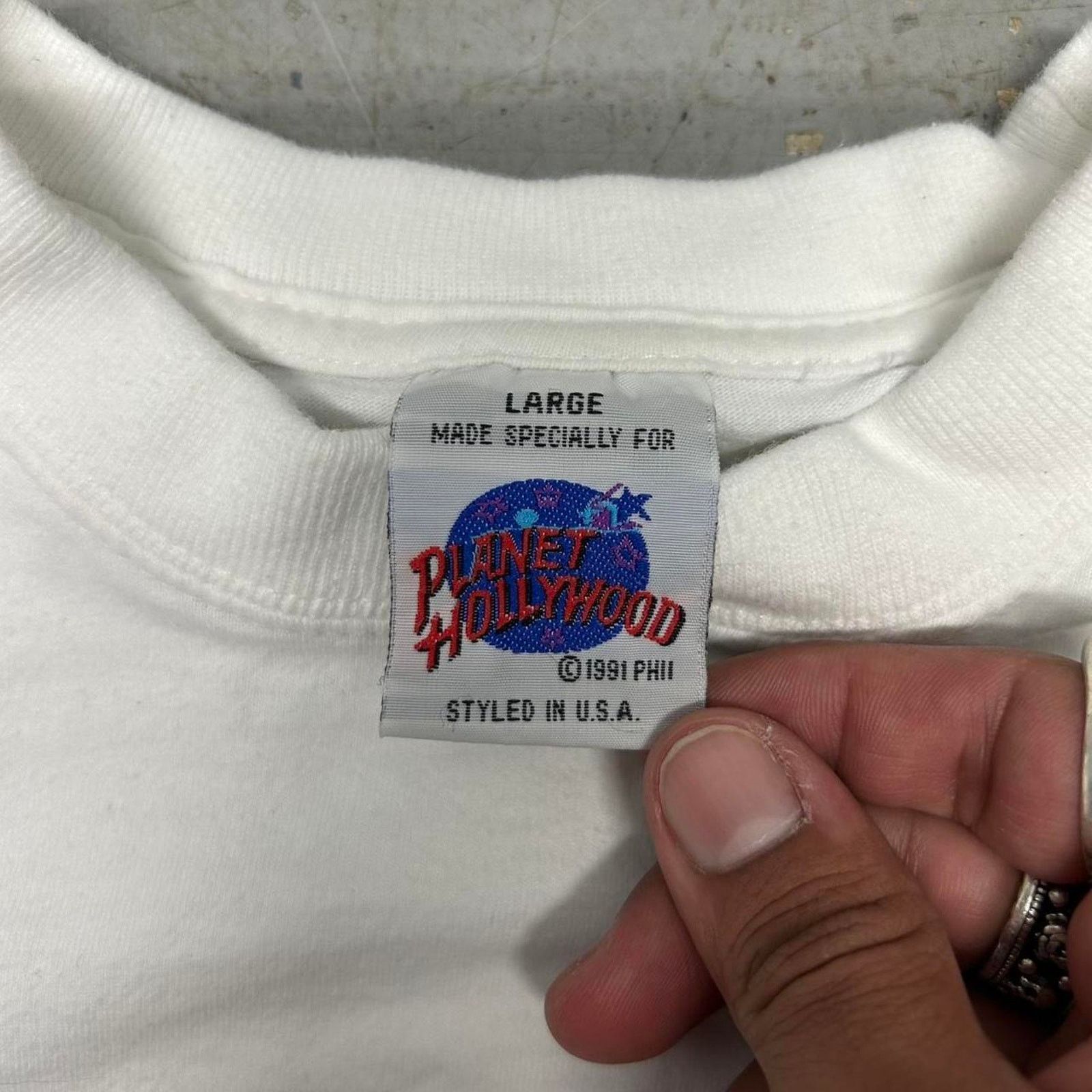Planet Hollywood VTG 90s Planet Hollywood Mockba white cotton t-shirt Size US L / EU 52-54 / 3 - 3 Thumbnail