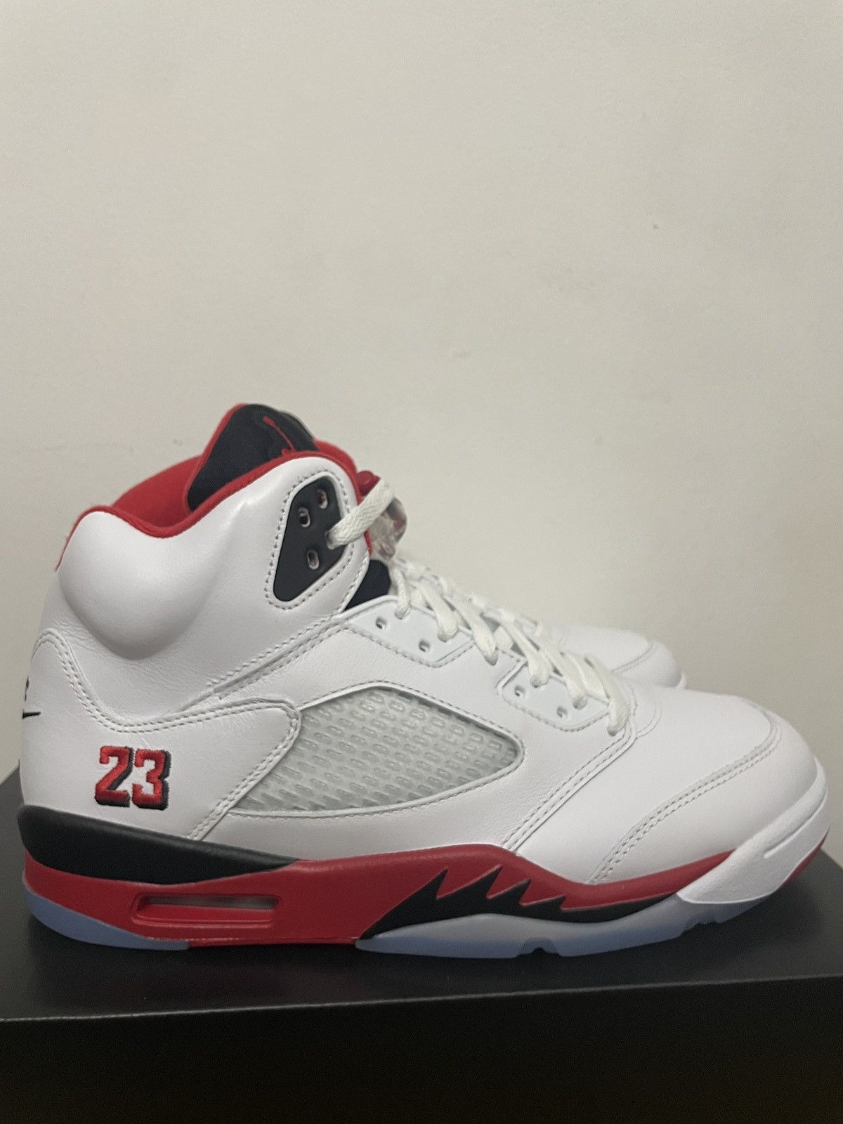 Nike Jordan 5 Retro “Fire Red” 2025 Size US 10 / EU 43 - 2 Thumbnail
