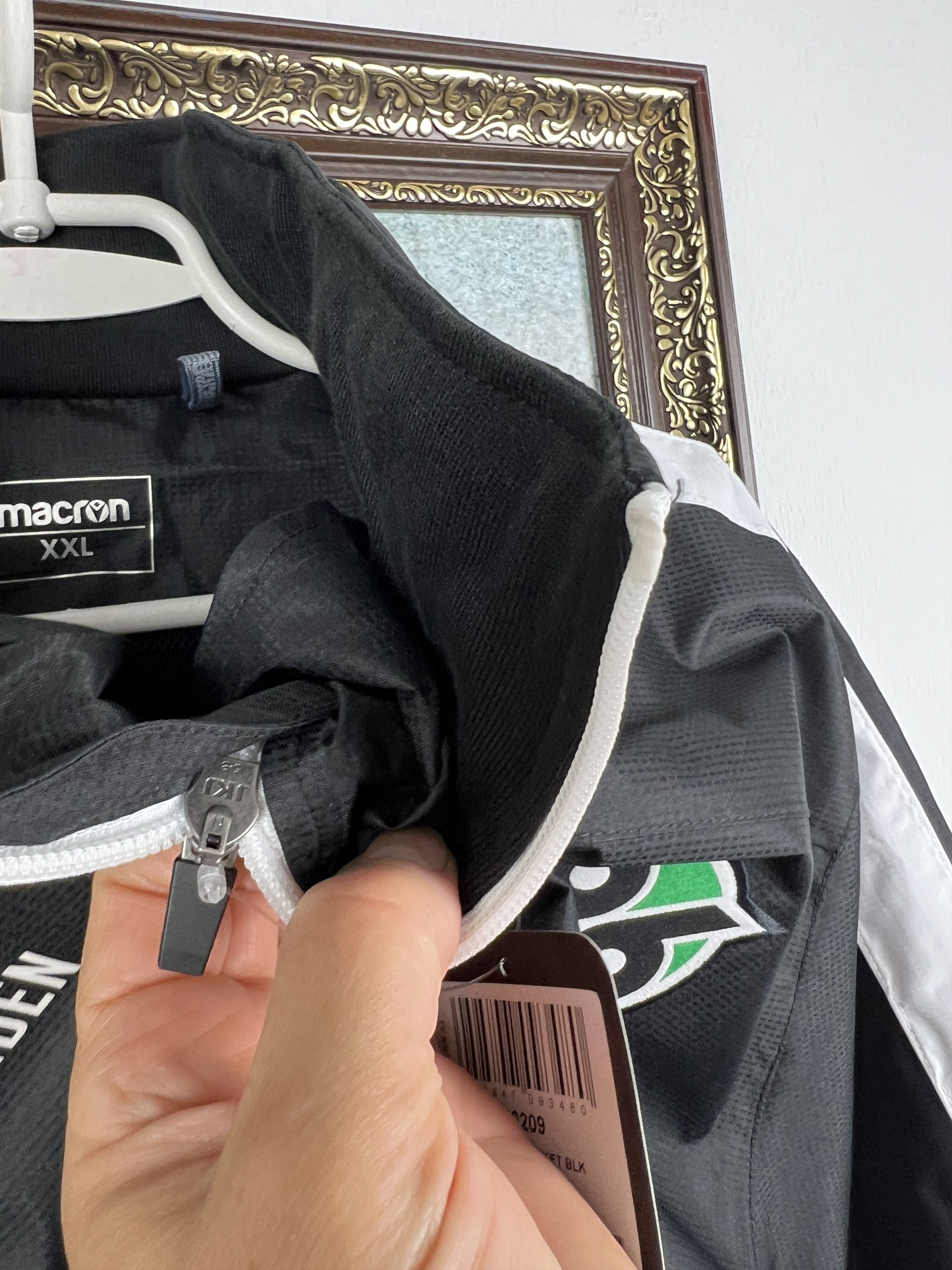 Macron Hannover 96 Football Rain Jacket Hooded Windbreaker TrackTop Size US XXL / EU 58 / 5 - 4 Thumbnail