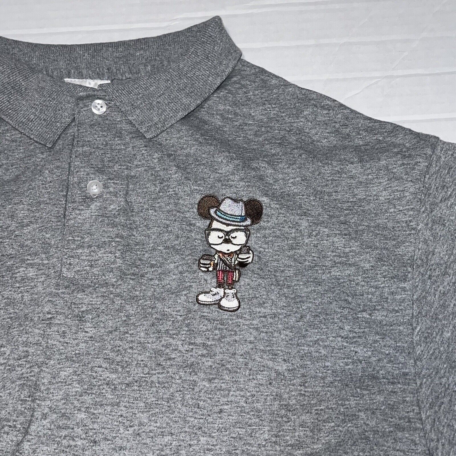 Disney DISNEY Cast Collection Mens XL Embroidered Mickey Polo shirt Size US XL / EU 56 / 4 - 1 Thumbnail