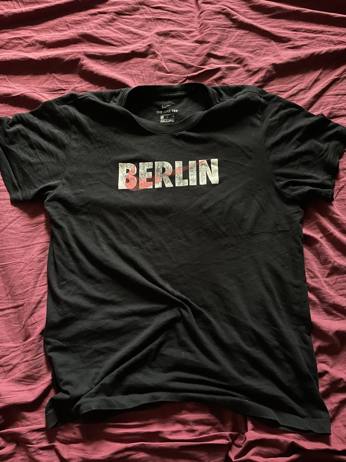 Nike Nike t-shirt Berlin Size US L / EU 52-54 / 3 - 1 Thumbnail