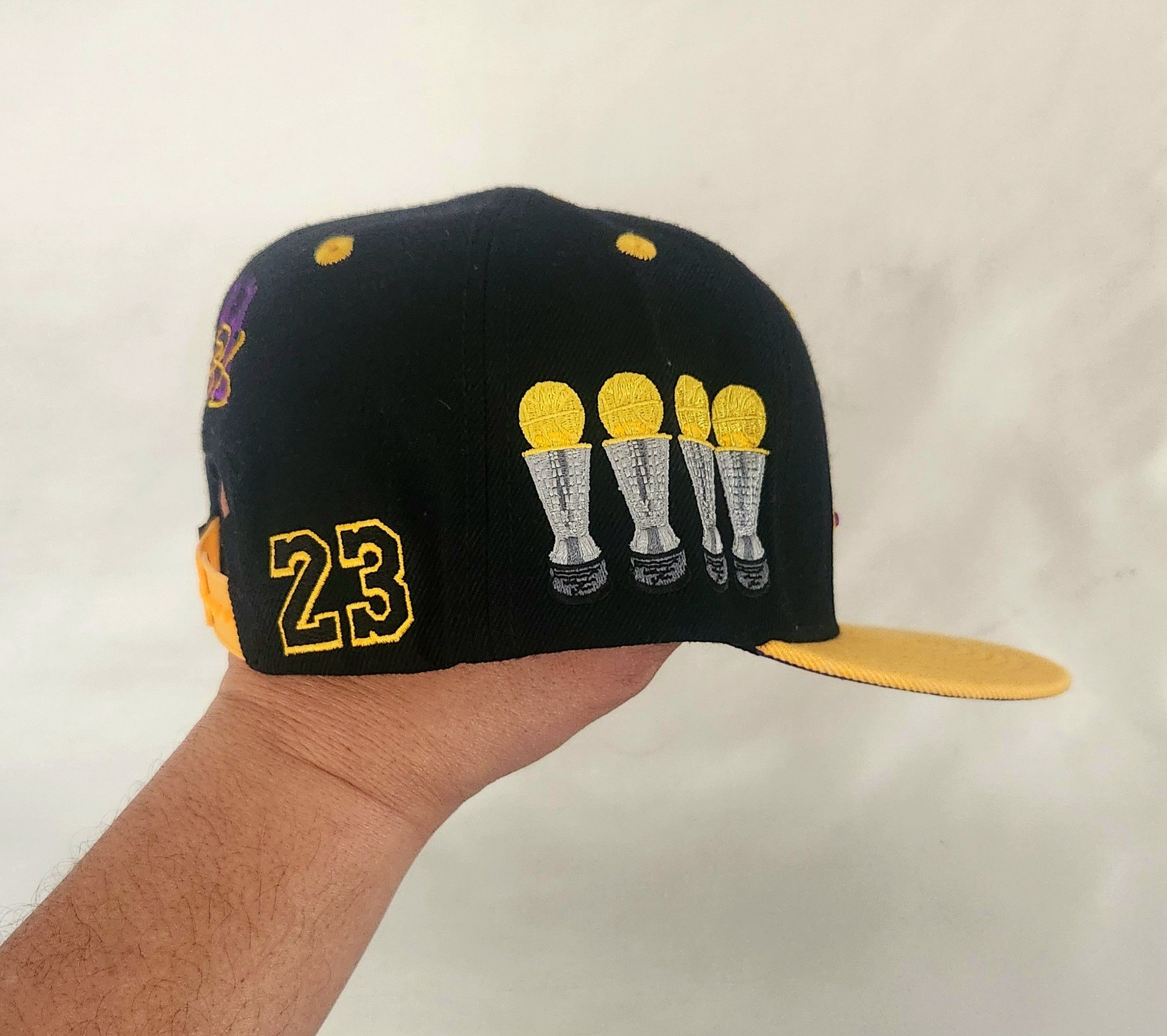 Homage Lebron James Homage Home RARE Limited LA Los Angeles Lakers Size ONE SIZE - 6 Thumbnail