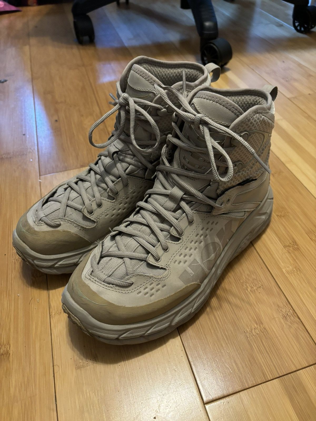 Hoka Hoka One One Tor Ultra Hi 2019 Size US 9.5 / EU 42-43 - 1 Thumbnail