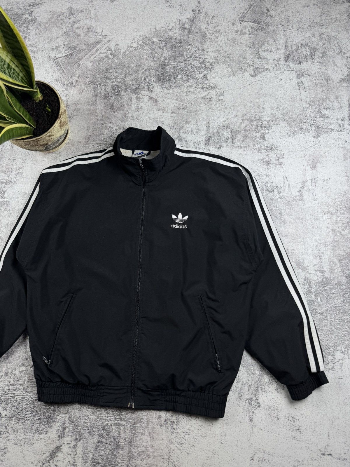 Adidas Vintage Adidas Original Y2K Retro Black Hype Logo Track Activewear Light Jacket Size US M / EU 48-50 / 2 - 3 Thumbnail