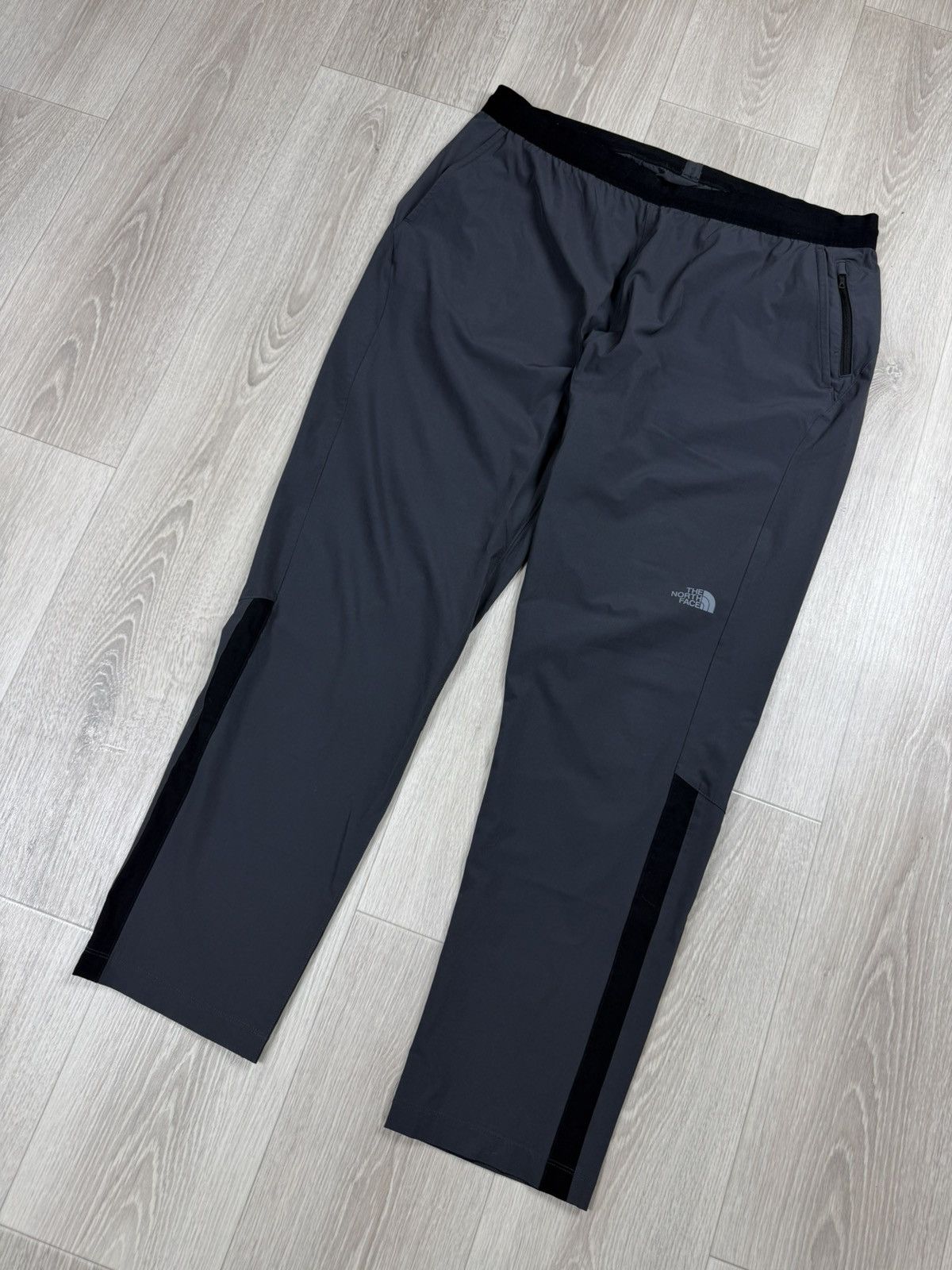 The North Face The North Face Grey Sweatpants Size XXL Size US 38 / EU 54 - 1 Thumbnail