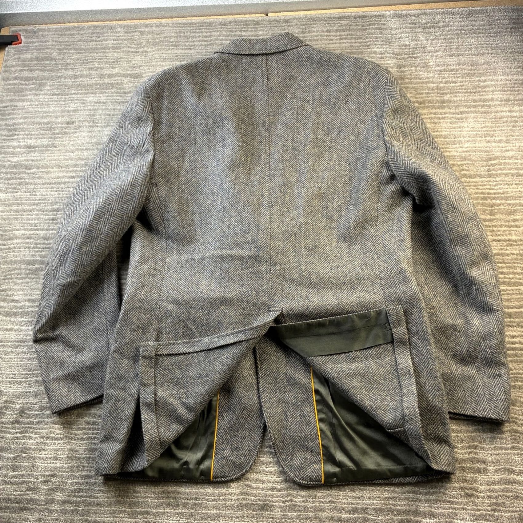 Vintage VINTAGE Regent Clothes Wool Tweed Herringbone Blazer 42 Gray Mens Jacket Blazer Regular Notch 2-Button Single-Breasted Ivy Size 42R - 5 Thumbnail
