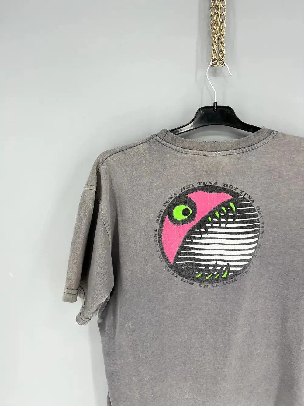 Band Tees Vintage 90s Hot Tuna USA Surfboarding Grey Faded TShirt Size US S / EU 44-46 / 1 - 12 Thumbnail