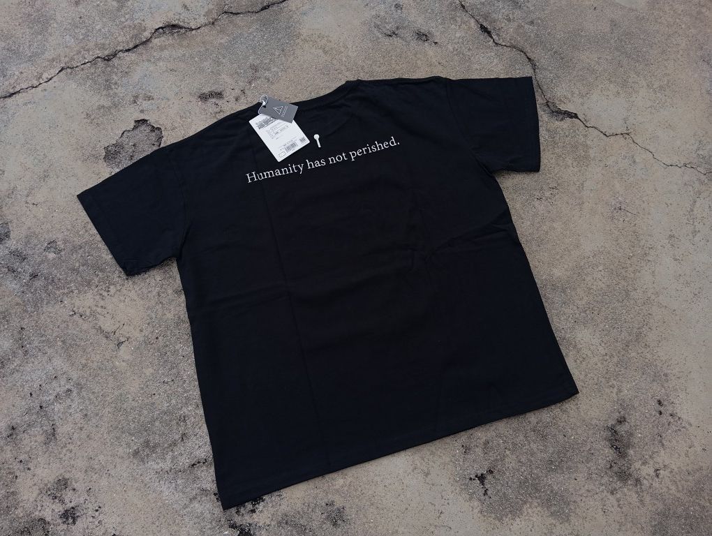 Japanese Brand BNWT Attack On Titan 🧟💥 Tshirt Anime Comic 📚 Size US M / EU 48-50 / 2 - 3 Thumbnail