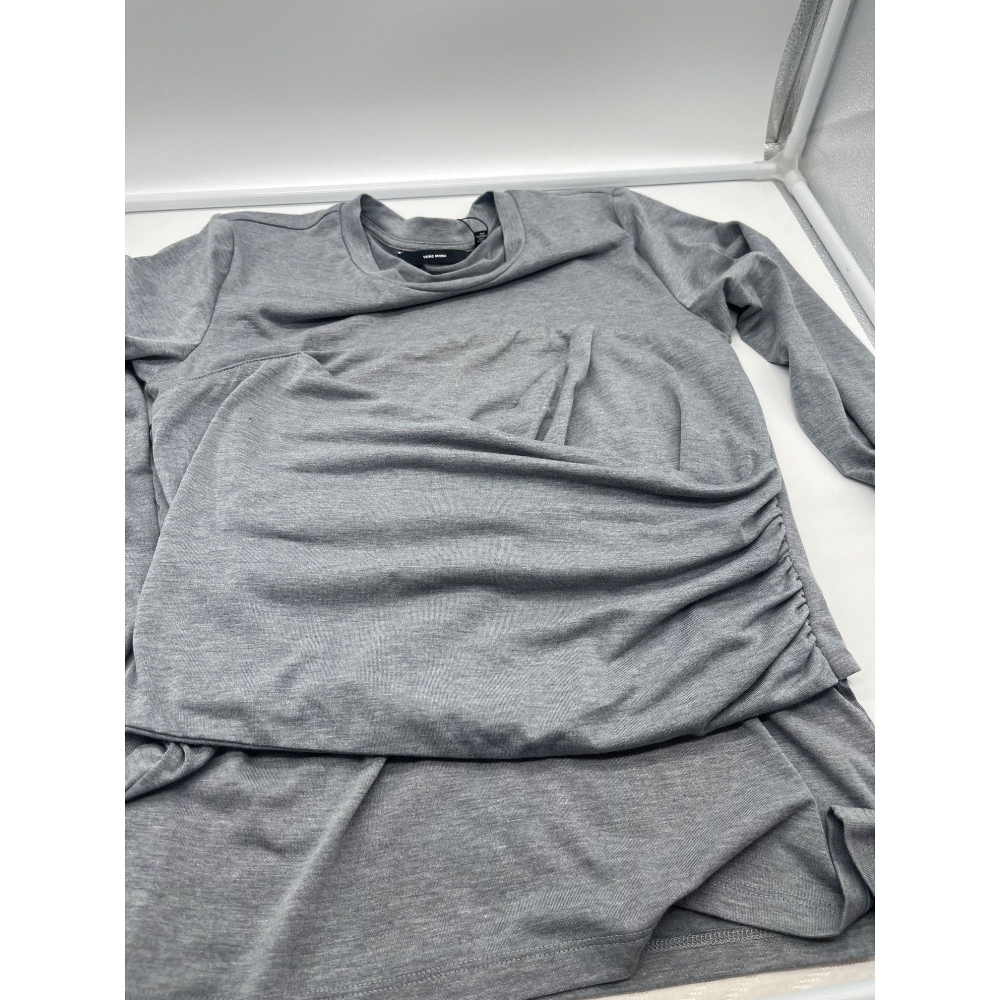 Other Vero Moda Nelly Ruched Knit Top, Heather Gray, Sz. L Size L / US 10 / IT 46 - 6 Thumbnail