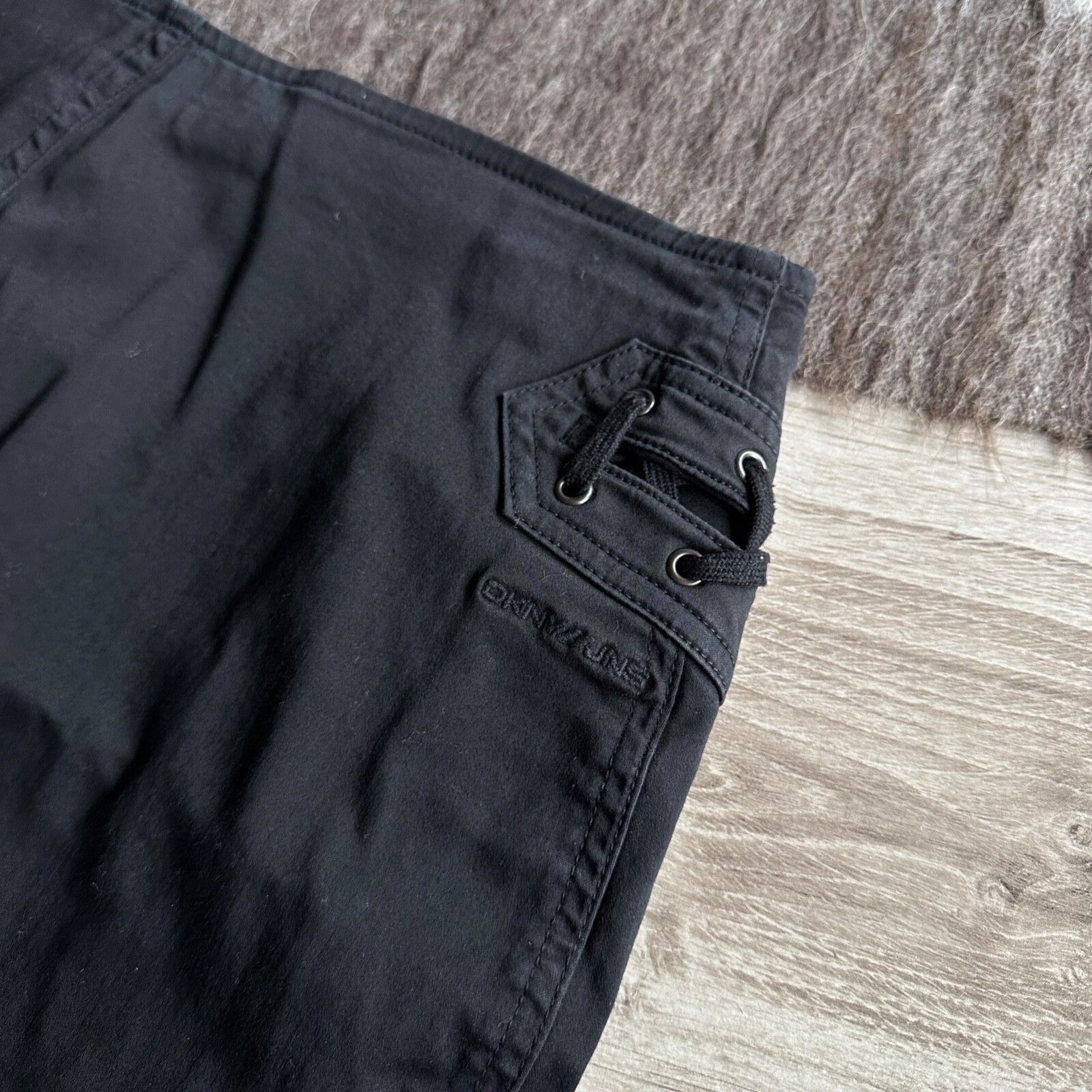 DKNY DKNY Jeans Vintage Y2K Lace Pocket Skirt Size 27 9065AC Size 27" / US 4 / IT 40 - 3 Thumbnail