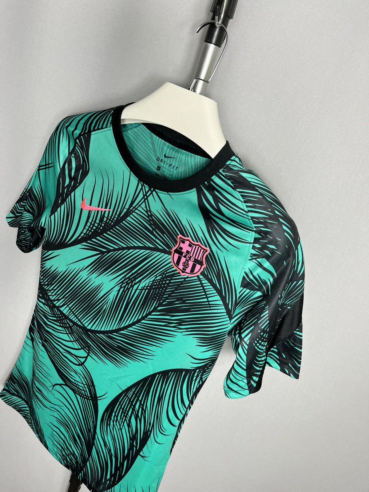 Nike BARCELONA 2020 2021 PRE MATCH TRAINING SHIRT JERSEY NIKE Size US S / EU 44-46 / 1 - 3 Thumbnail